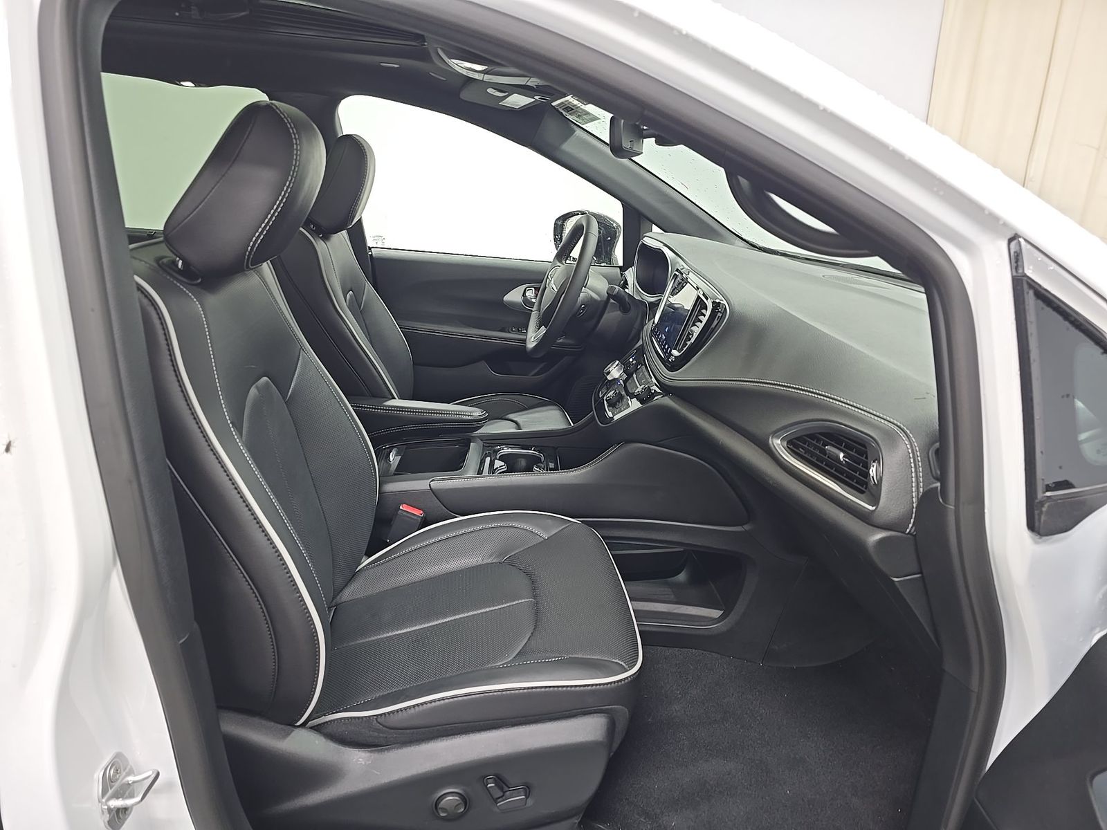 2026 Chrysler Pacifica Limited FWD