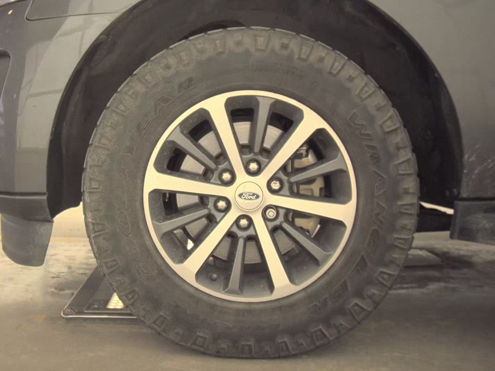 FORD EXPEDITION - 10
