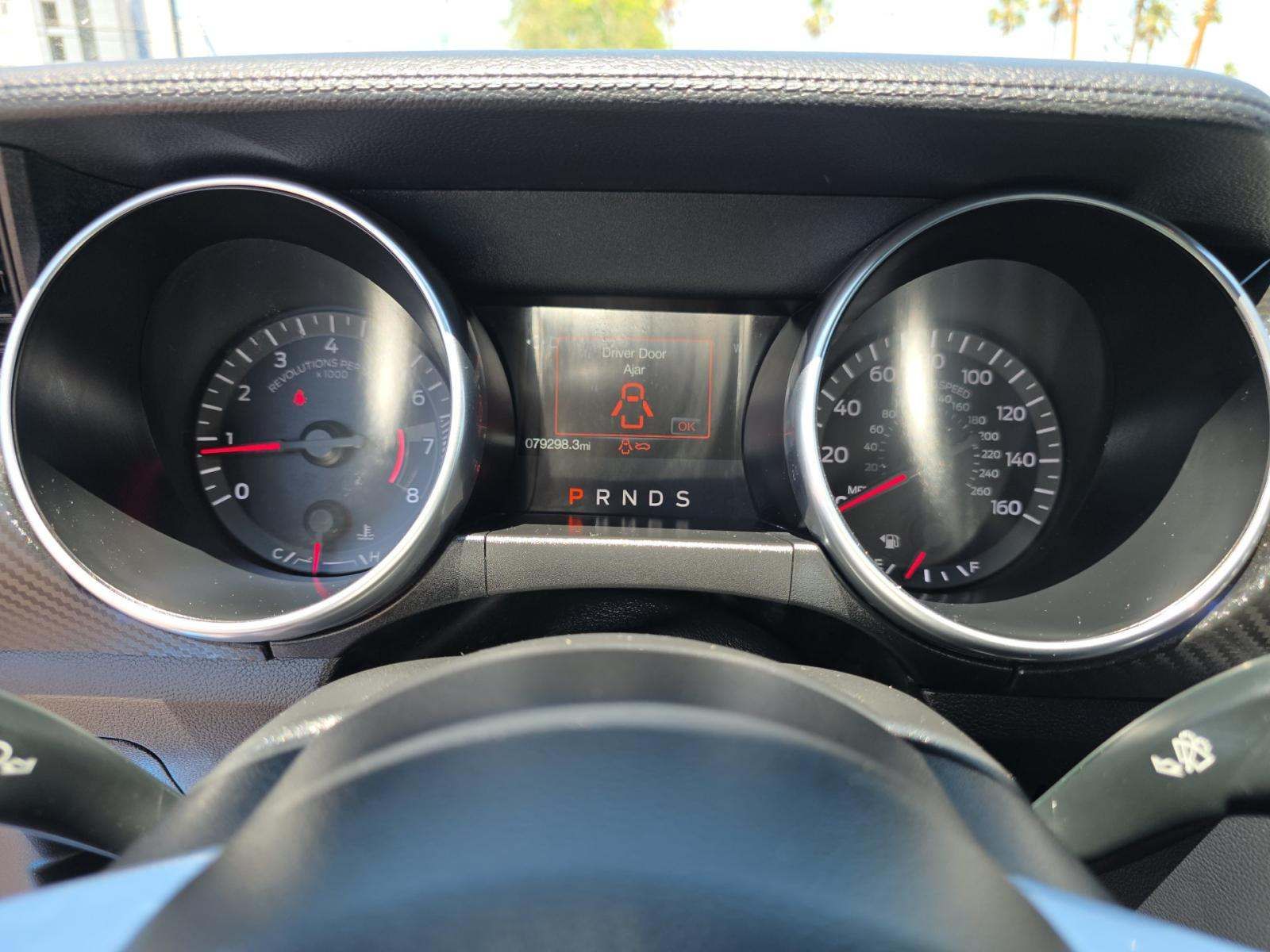 FORD MUSTANG - 10