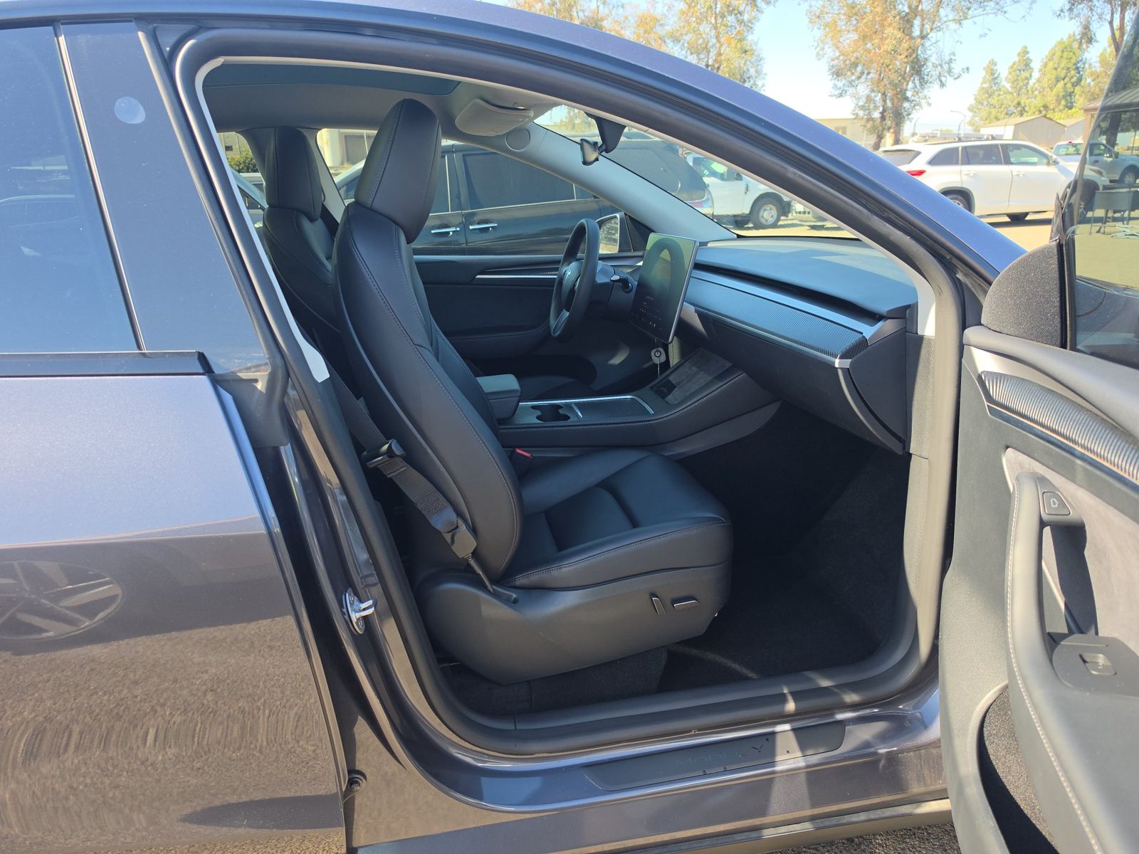 TESLA MODEL Y - 9