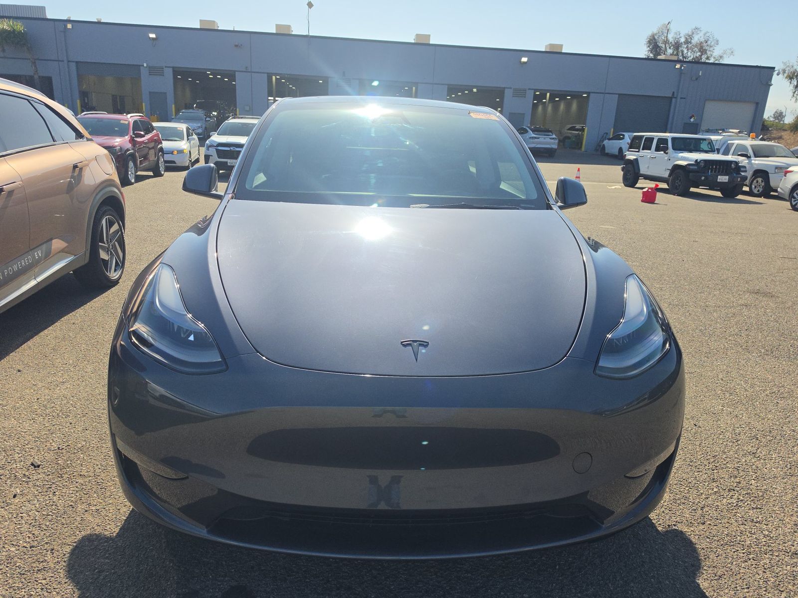 TESLA MODEL Y - 3
