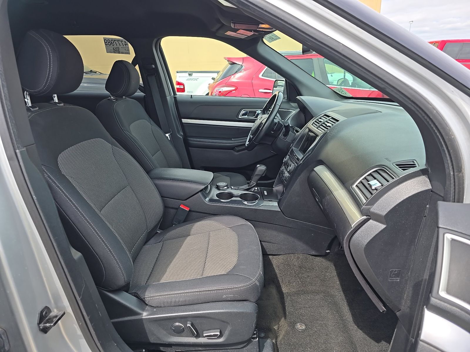 FORD EXPLORER - 9