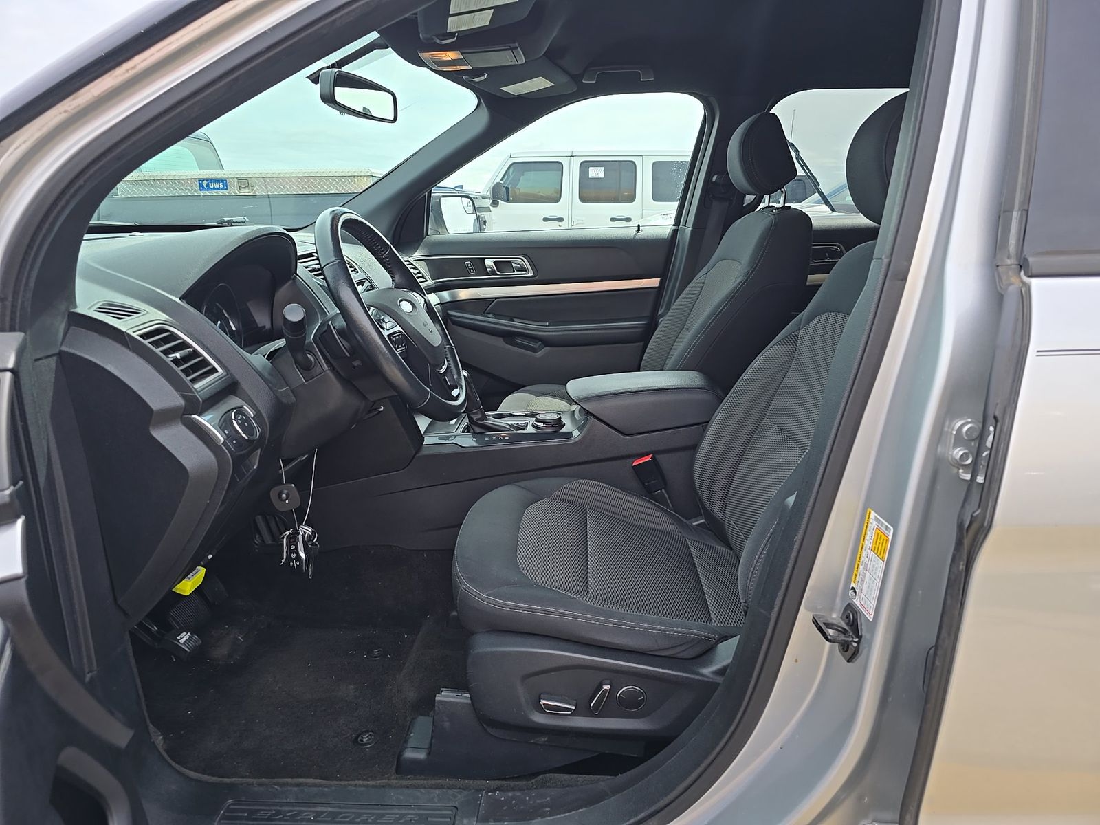 FORD EXPLORER - 8