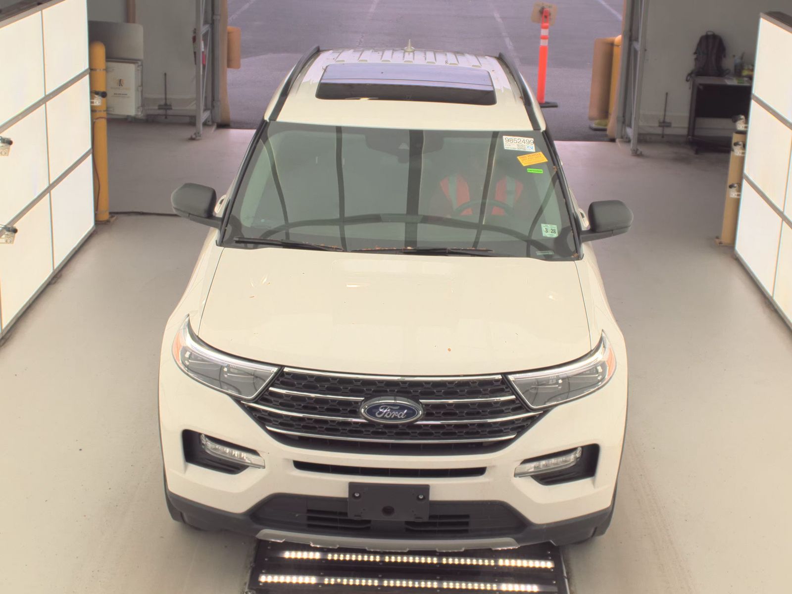 FORD EXPLORER - 3