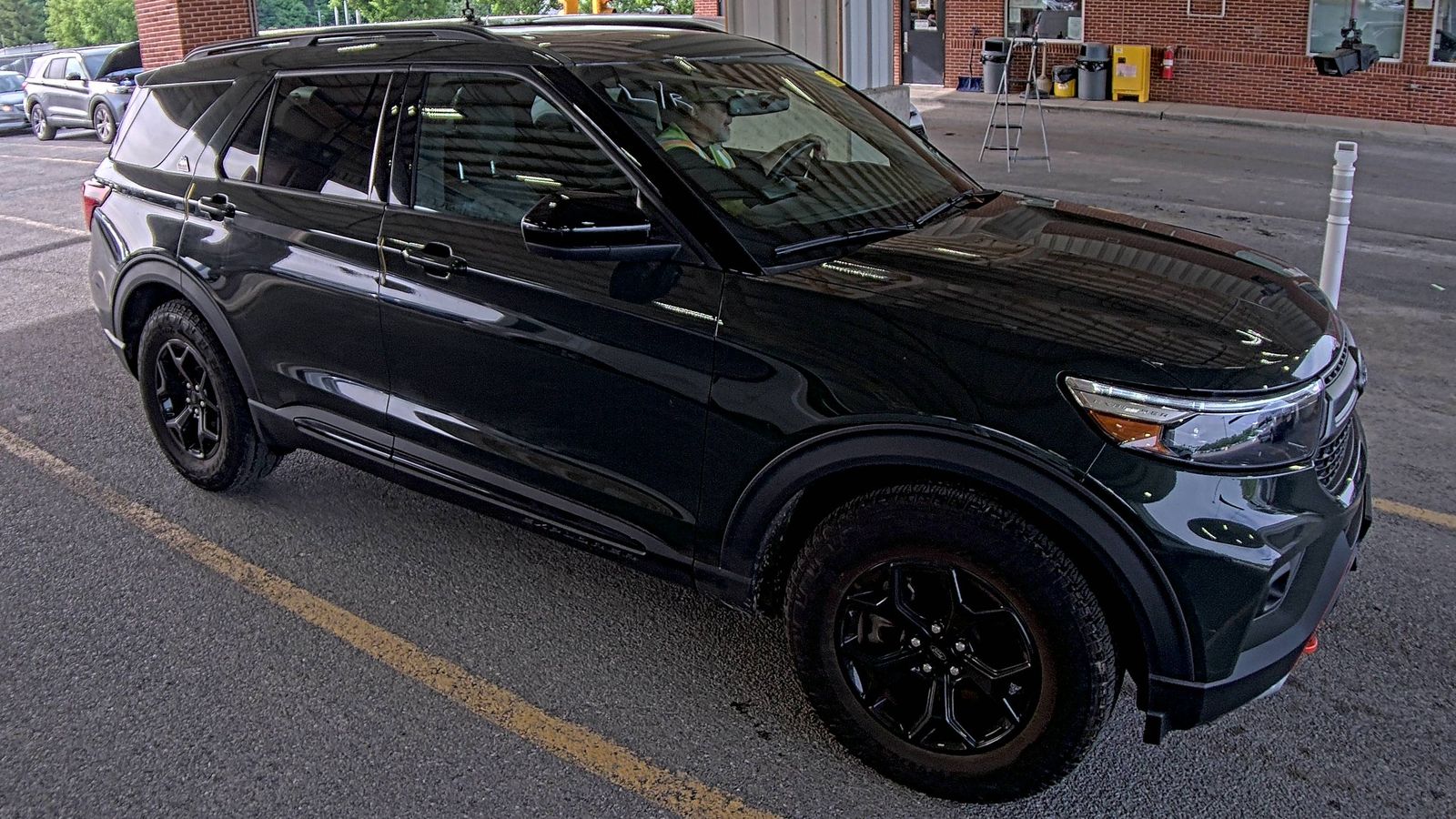 FORD EXPLORER - 4