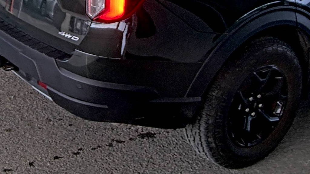 FORD EXPLORER - 10
