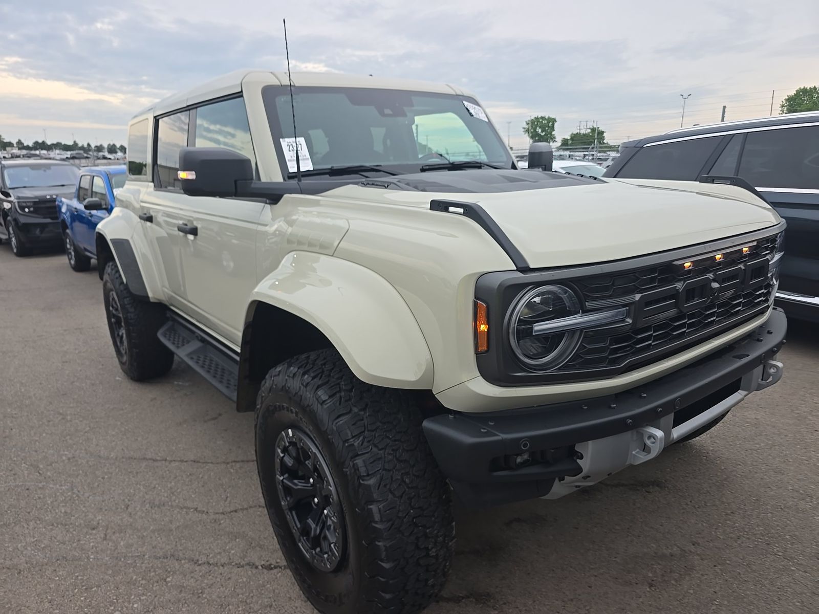 FORD BRONCO - 4