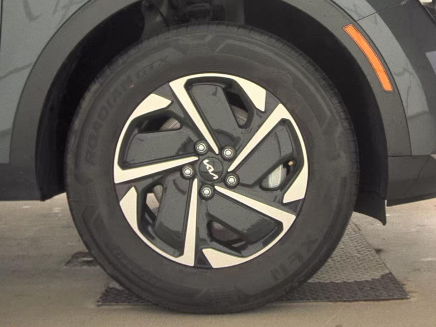 2023 Kia Sportage Hybrid LX AWD