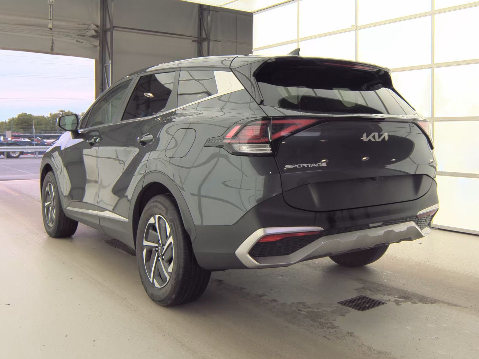 2023 Kia Sportage Hybrid LX AWD