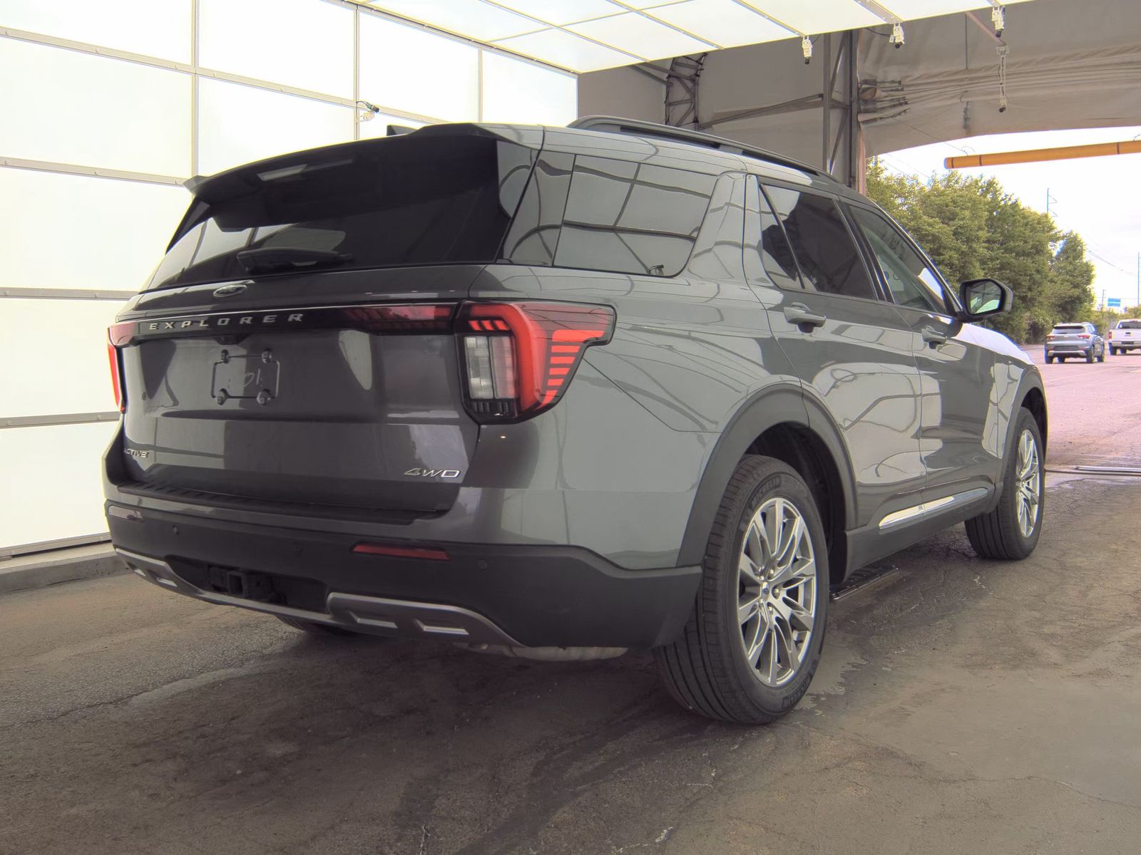 FORD EXPLORER - 6