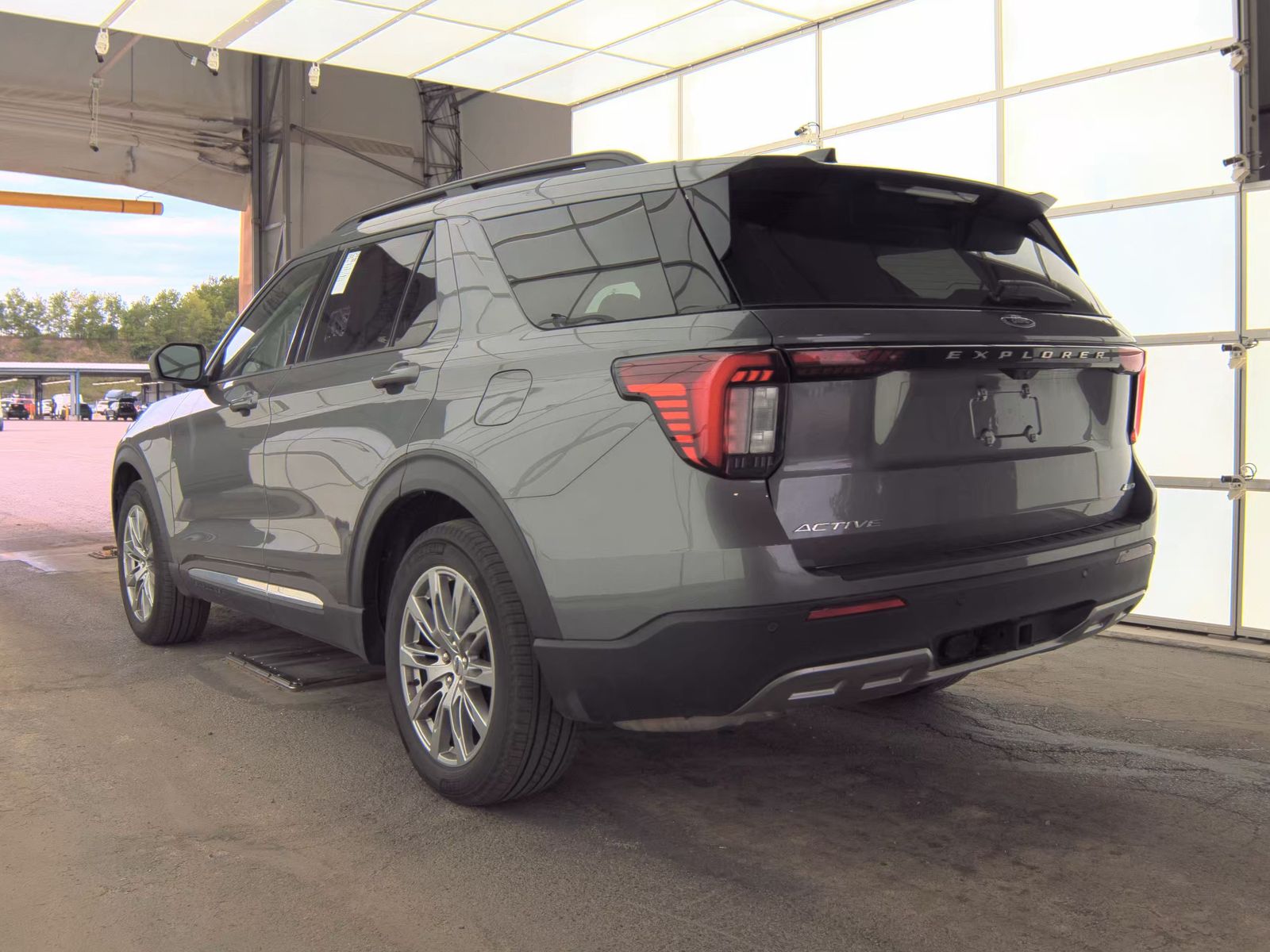 FORD EXPLORER - 9