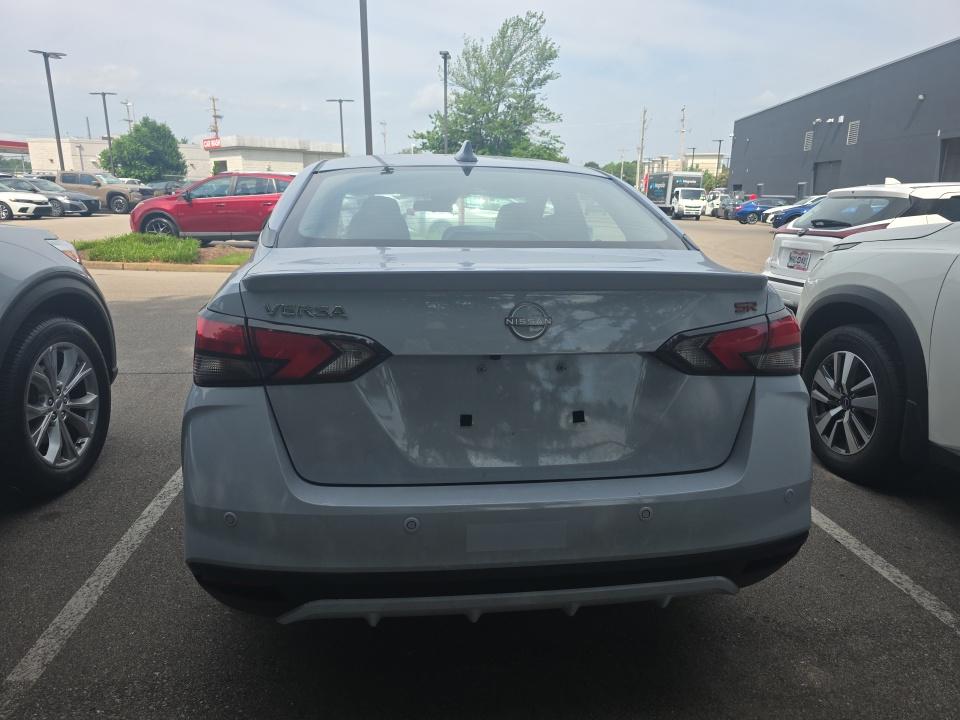 NISSAN VERSA - 7