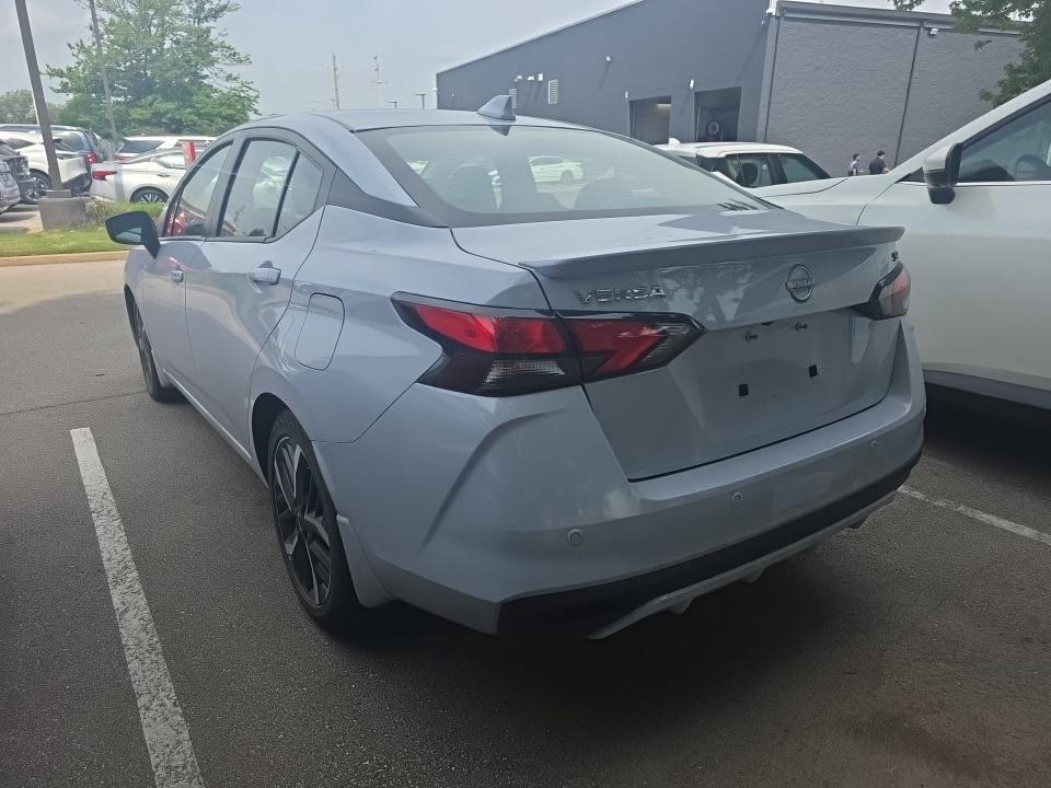 NISSAN VERSA - 8