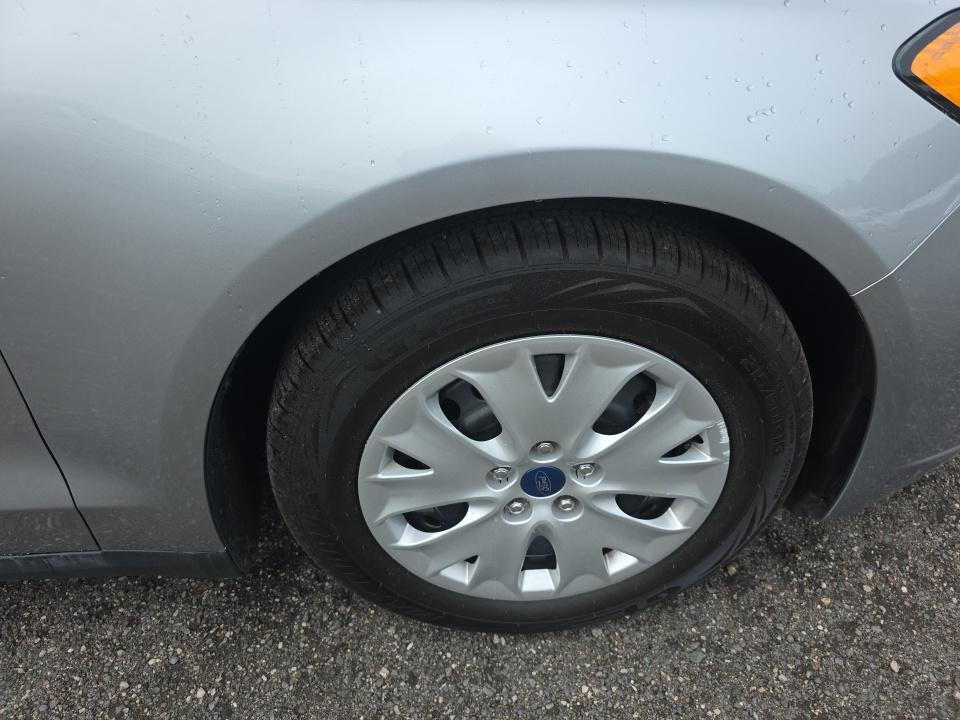 FORD FUSION - 10