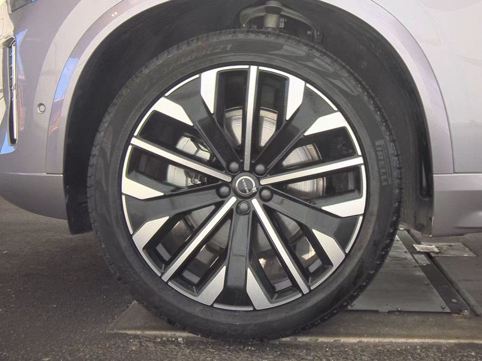 2026 Volvo XC90 B6 Plus FWD