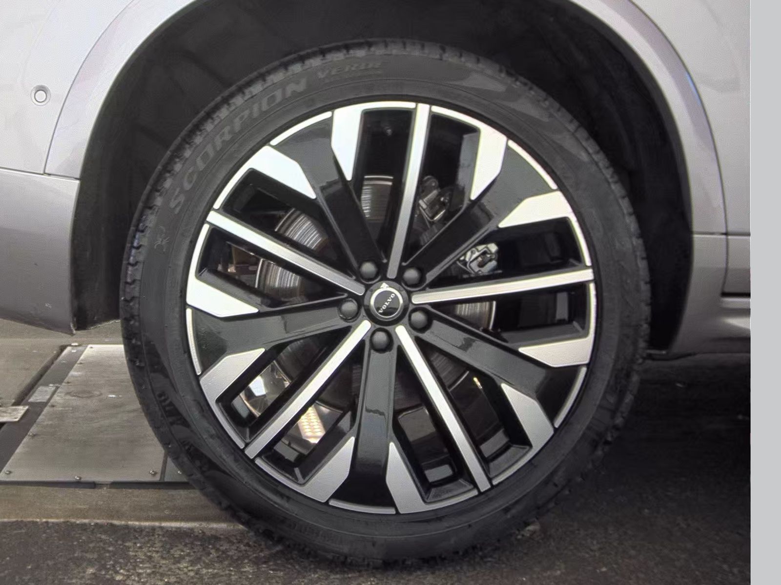 2026 Volvo XC90 B6 Plus FWD