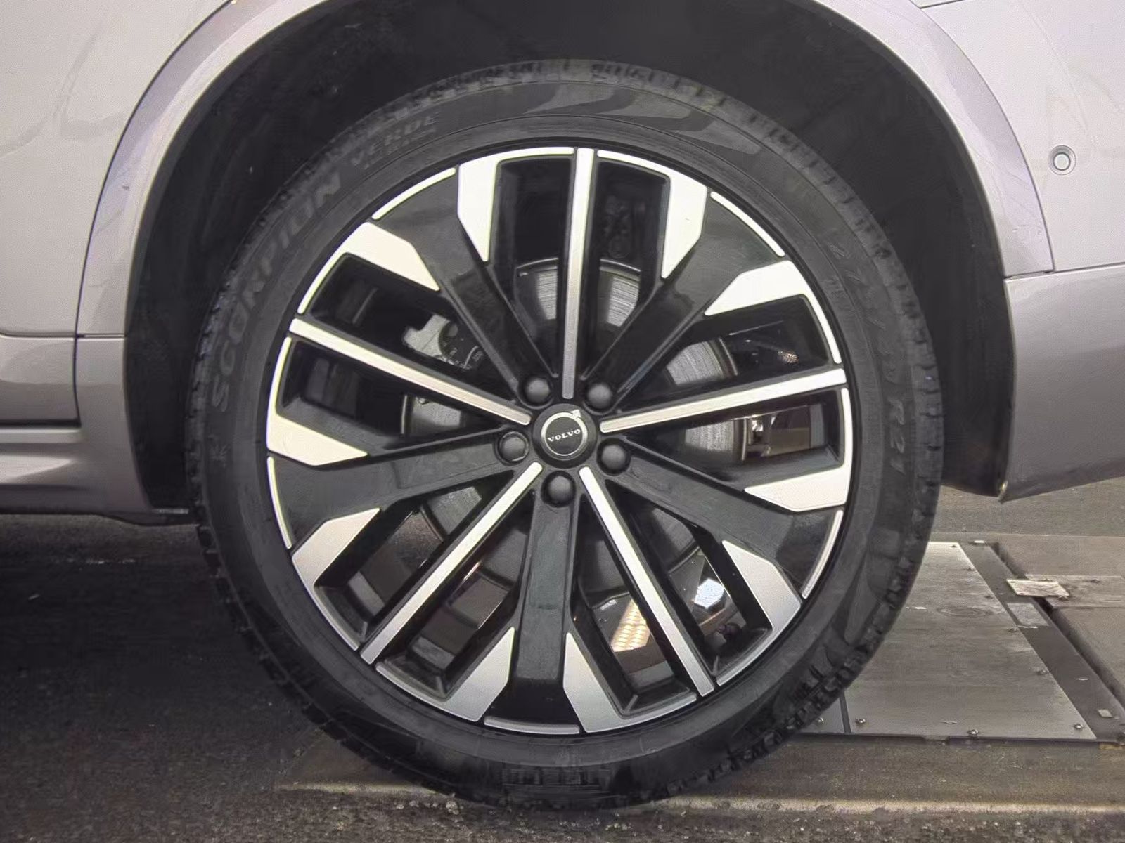 2026 Volvo XC90 B6 Plus FWD