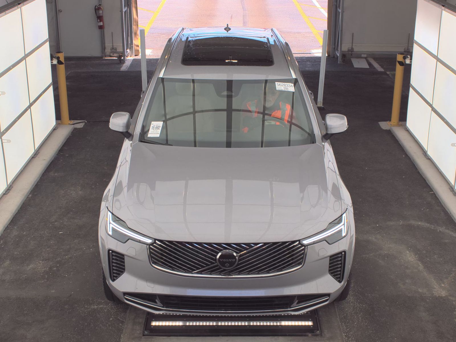 2026 Volvo XC90 B6 Plus FWD