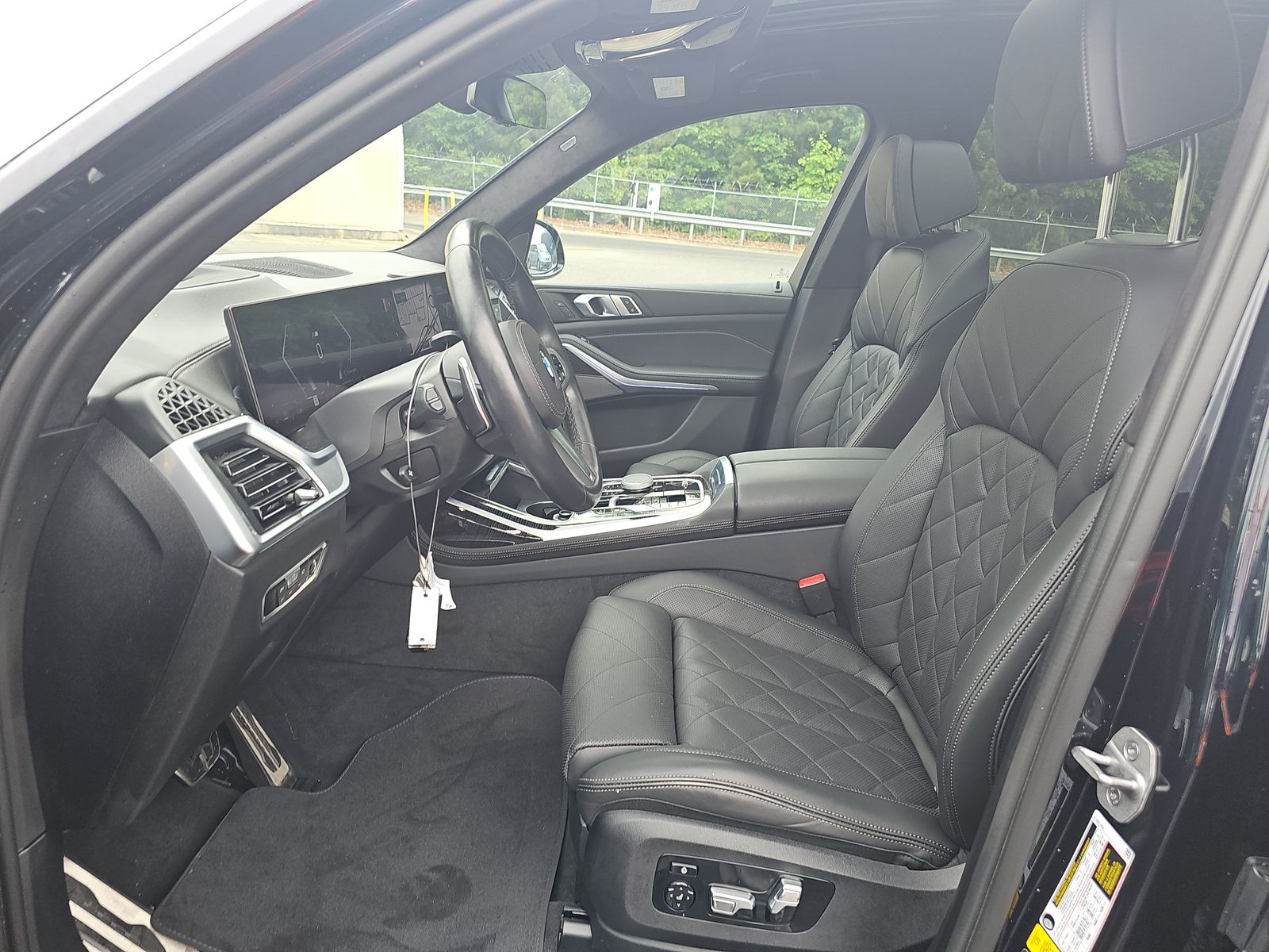 2023 BMW X7 xDrive40i AWD