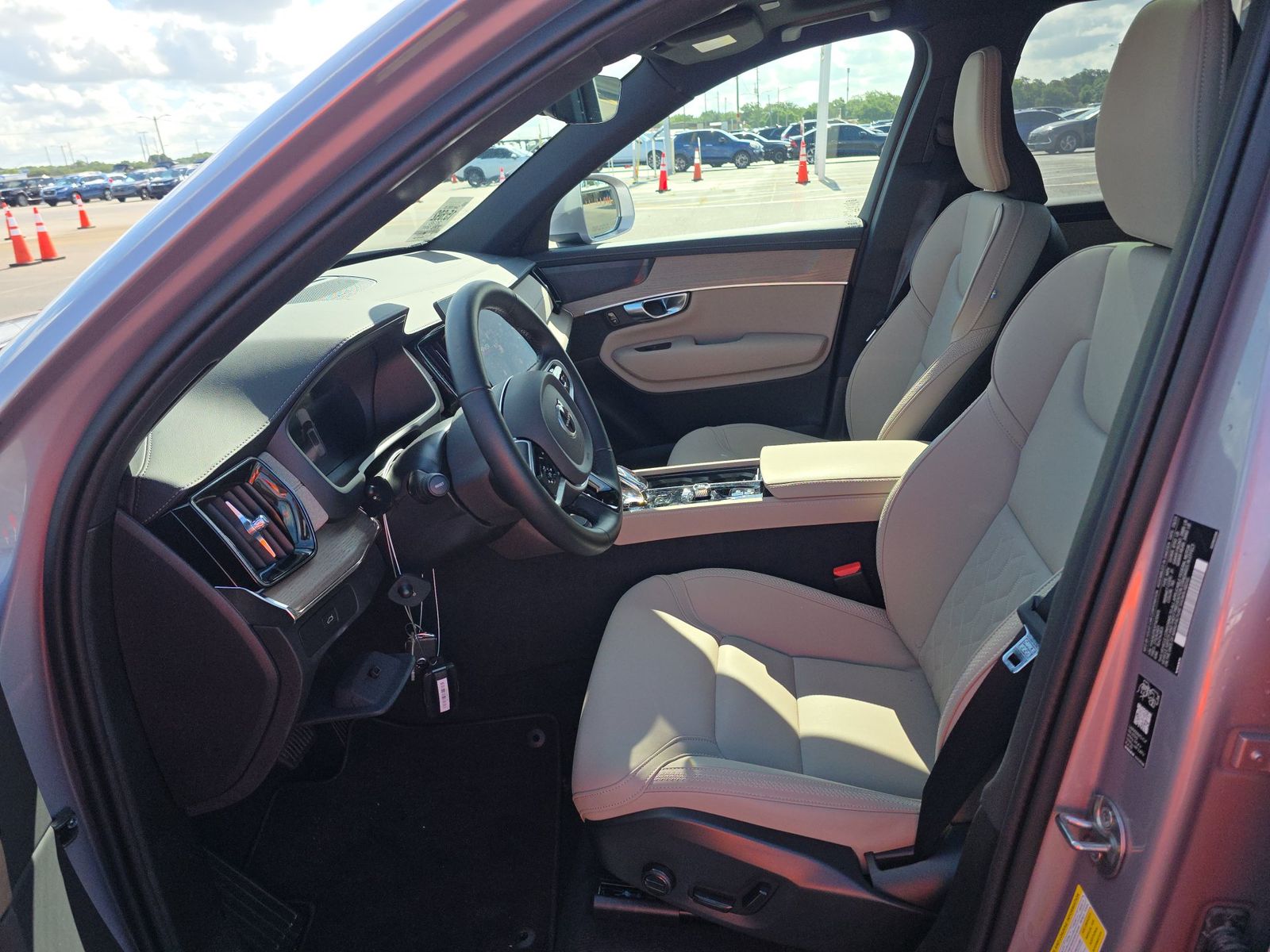 2026 Volvo XC90 B6 Plus FWD