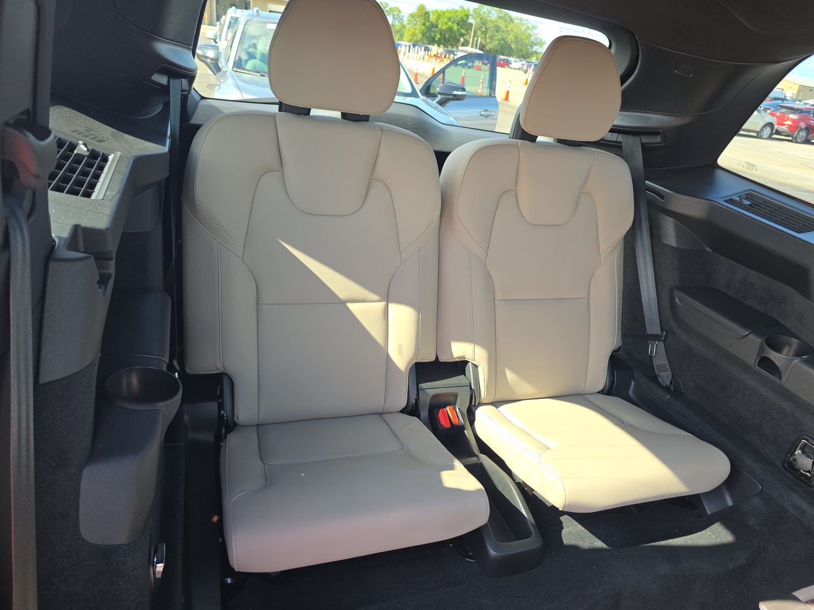 2026 Volvo XC90 B6 Plus FWD