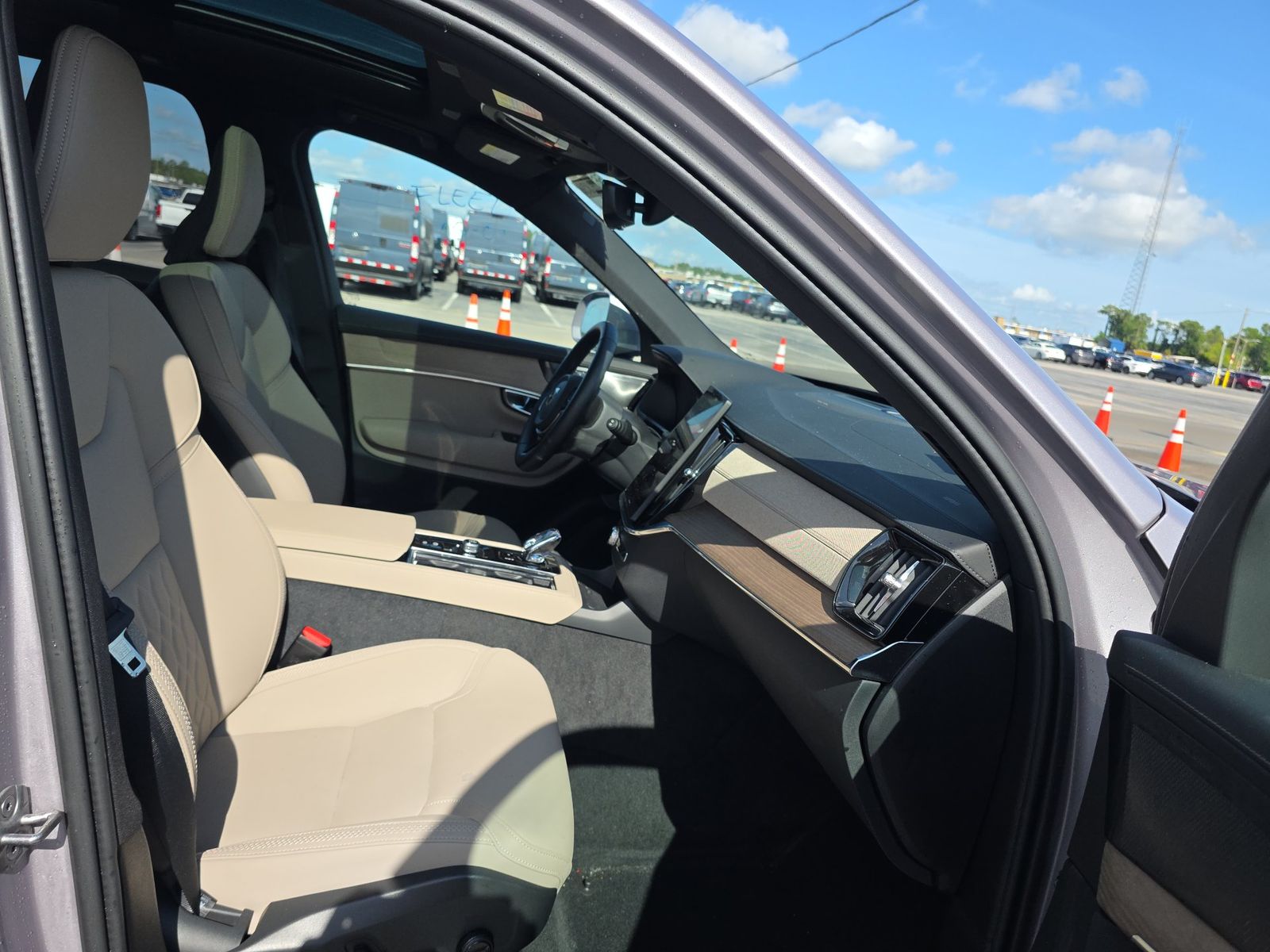 2026 Volvo XC90 B6 Plus FWD