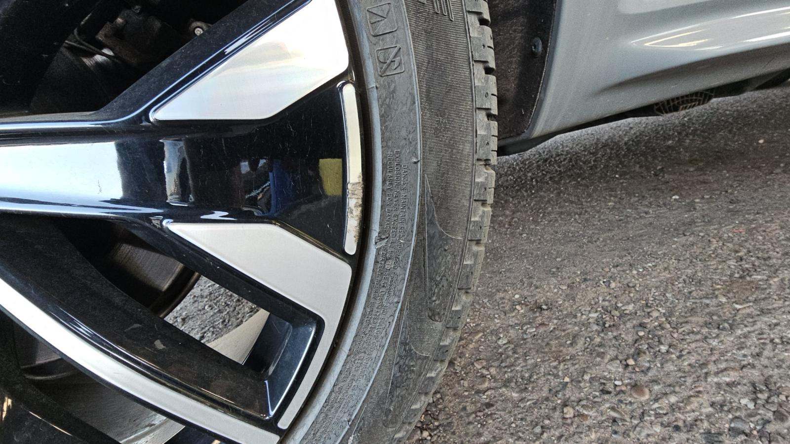 2025 Volvo XC90 B6 Plus AWD