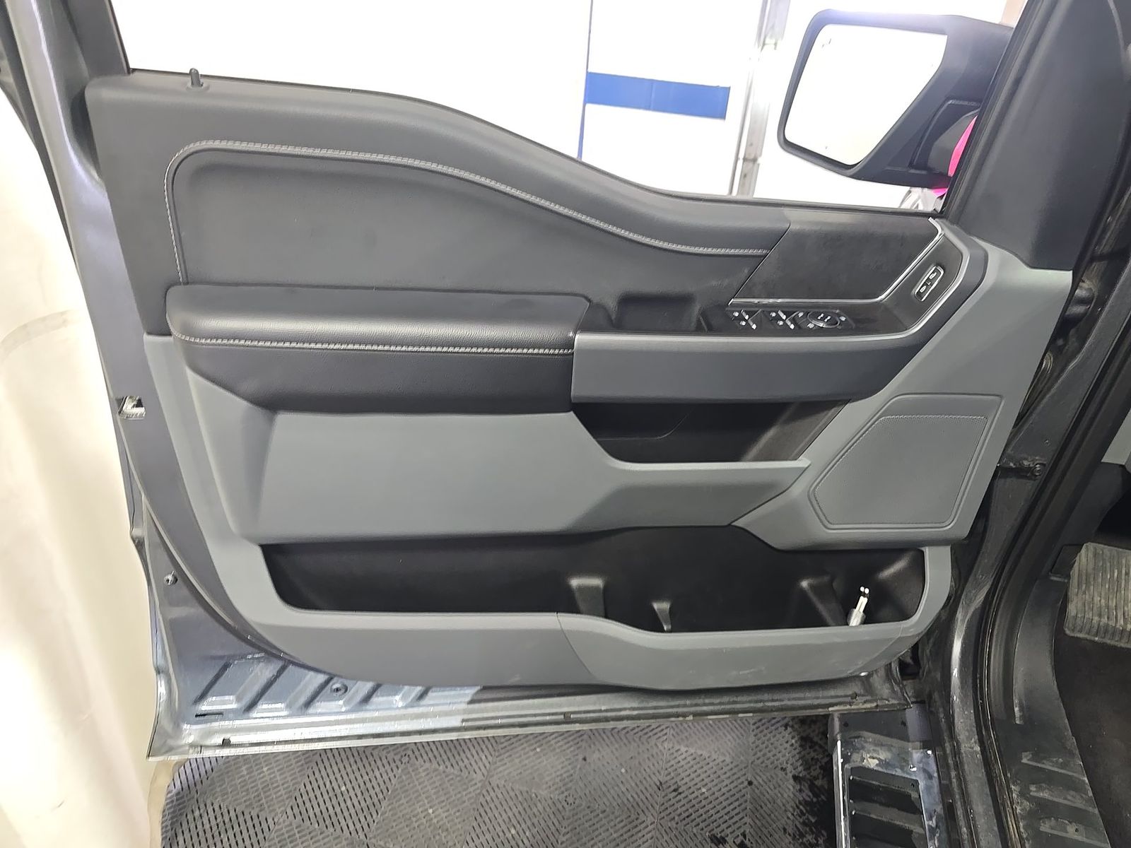 2025 Ford F-150 XLT AWD