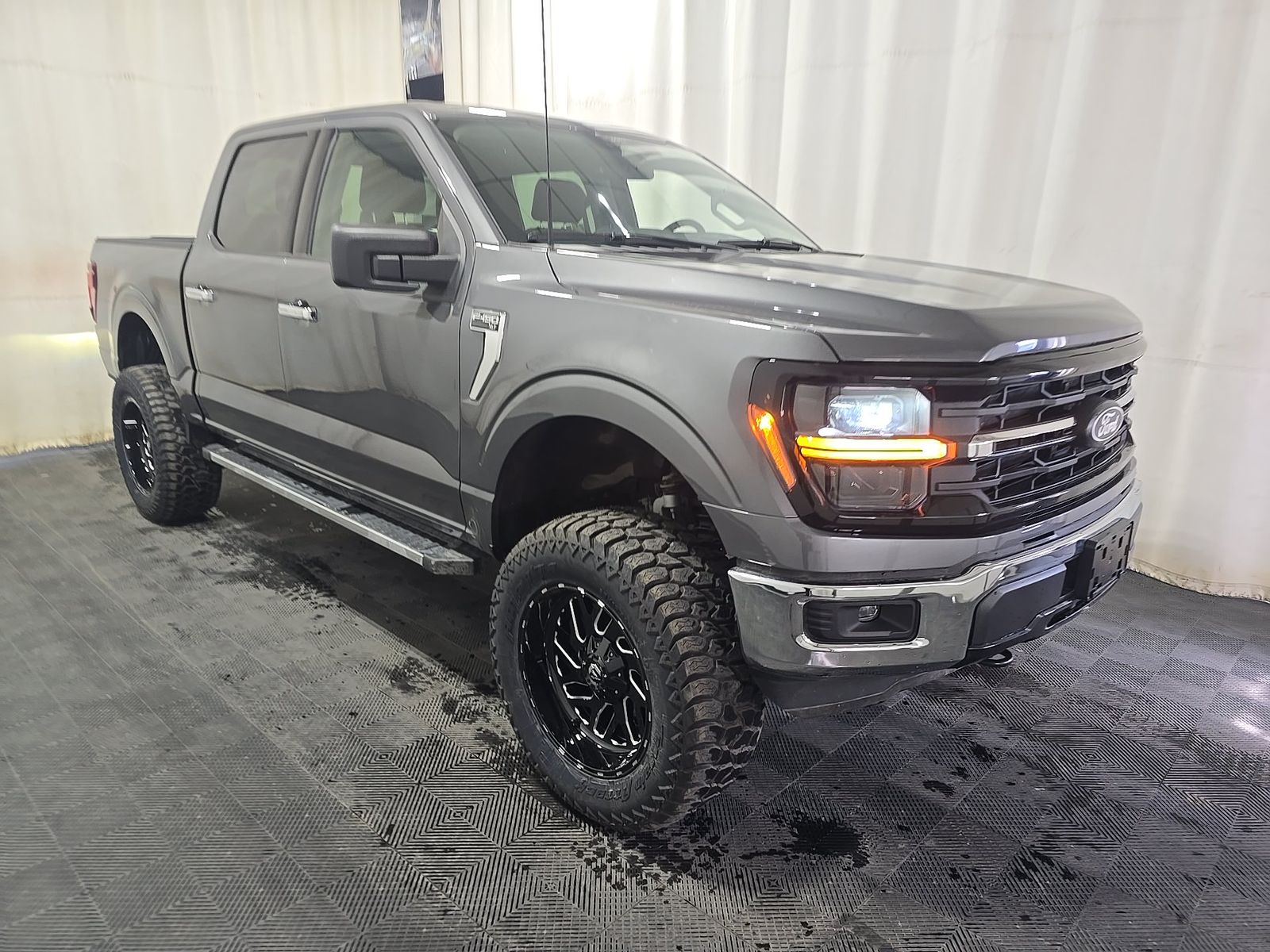 2025 Ford F-150 XLT AWD