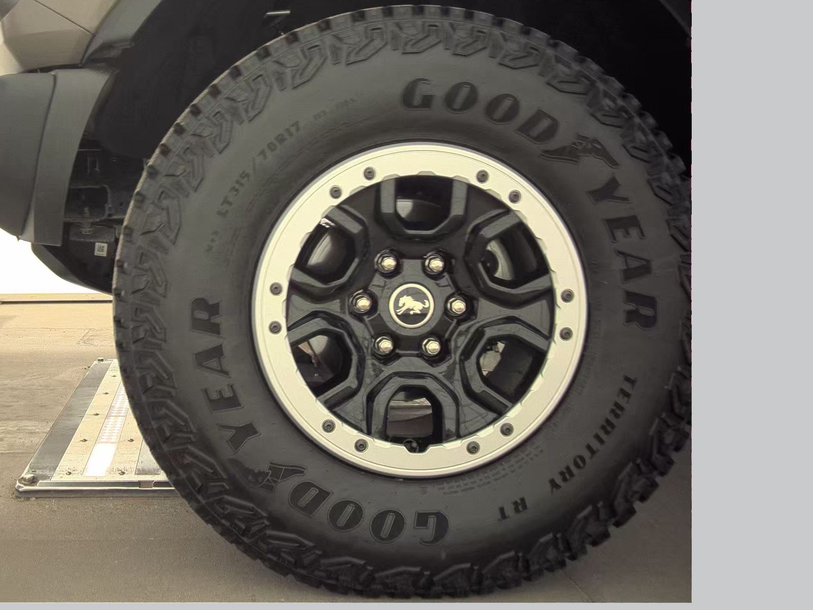 FORD BRONCO - 10