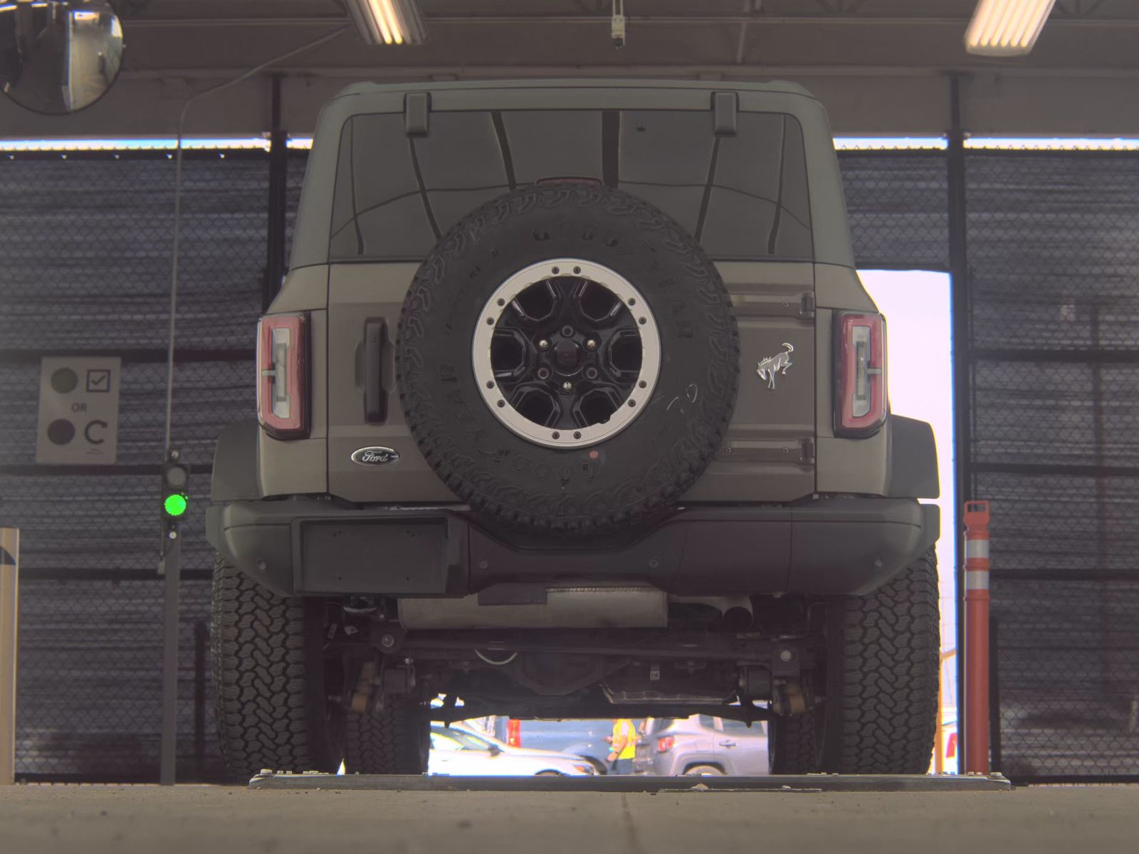 FORD BRONCO - 8