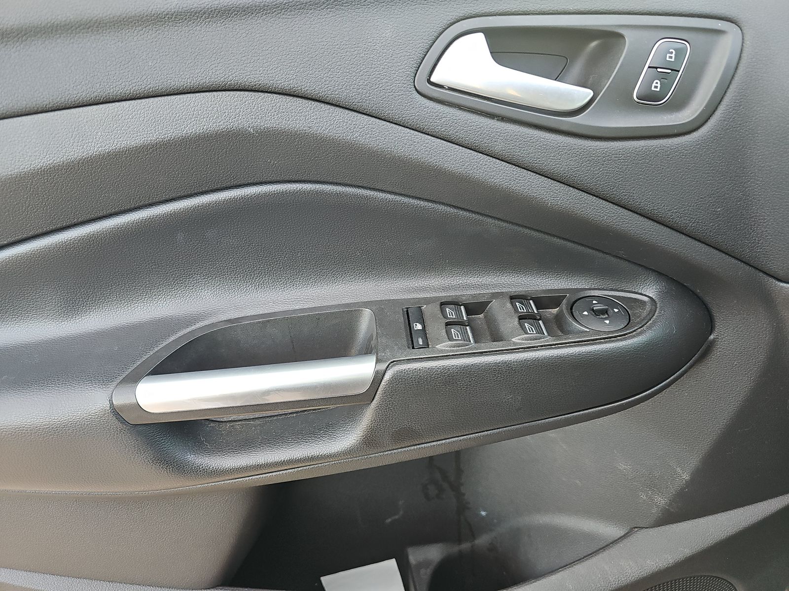 FORD ESCAPE - 10