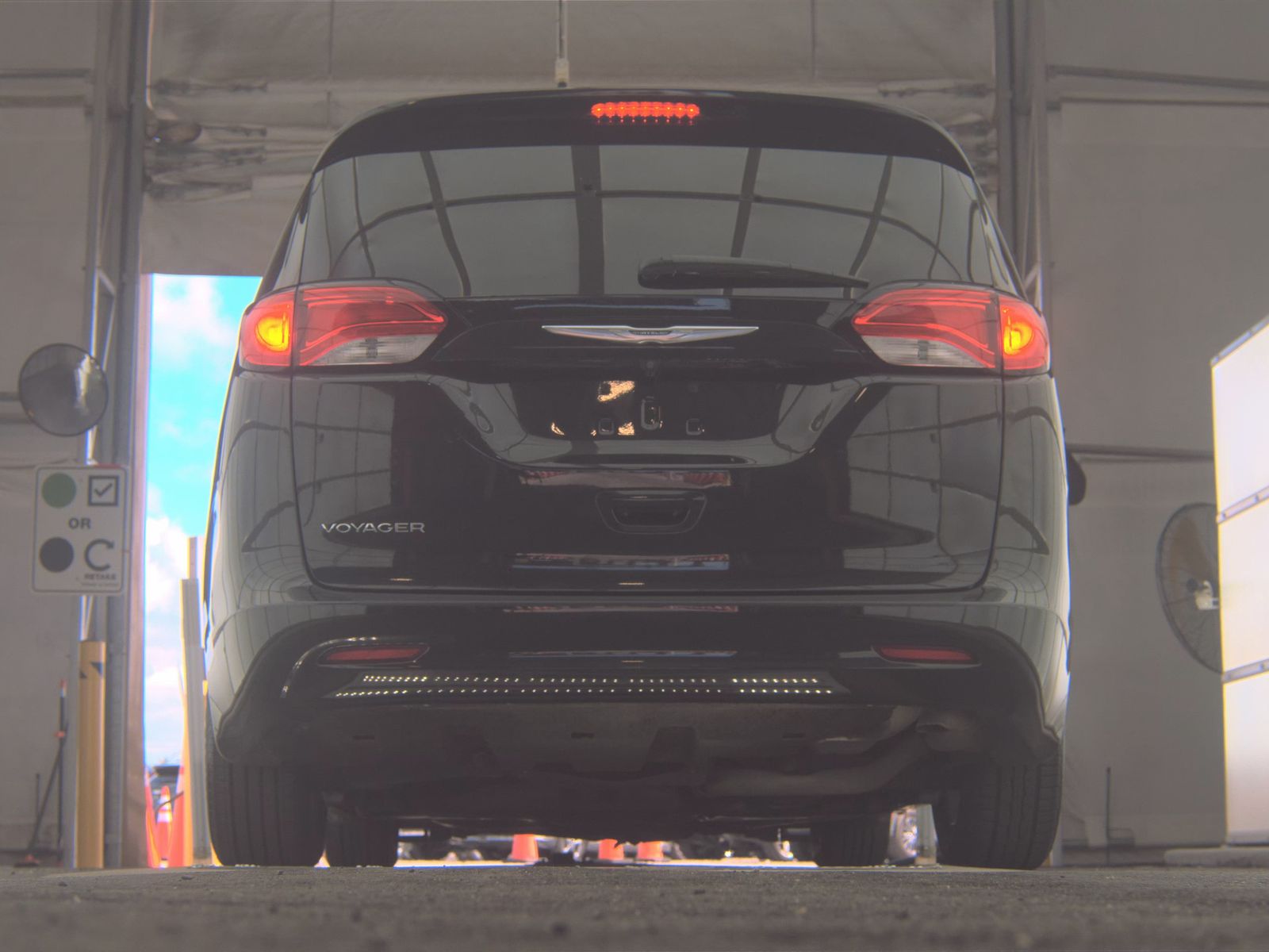 CHRYSLER VOYAGER - 8