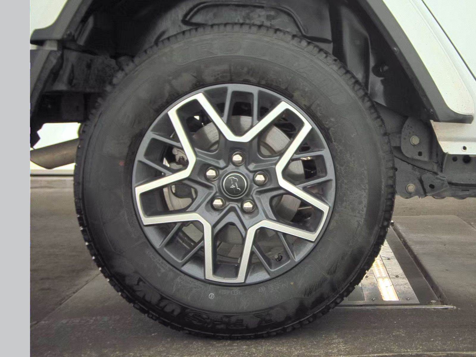 2025 Jeep Wrangler Sahara AWD