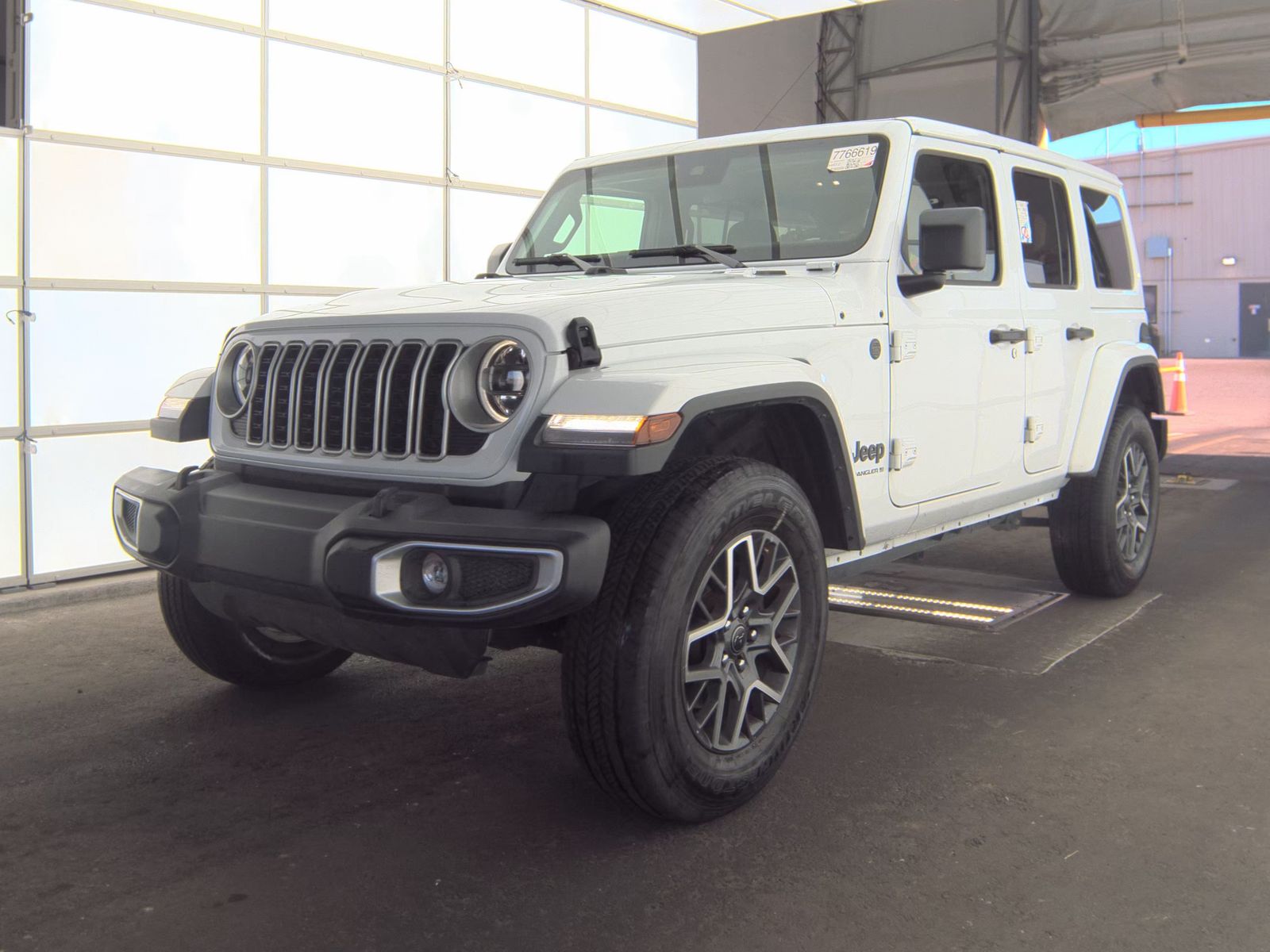 2025 Jeep Wrangler Sahara AWD