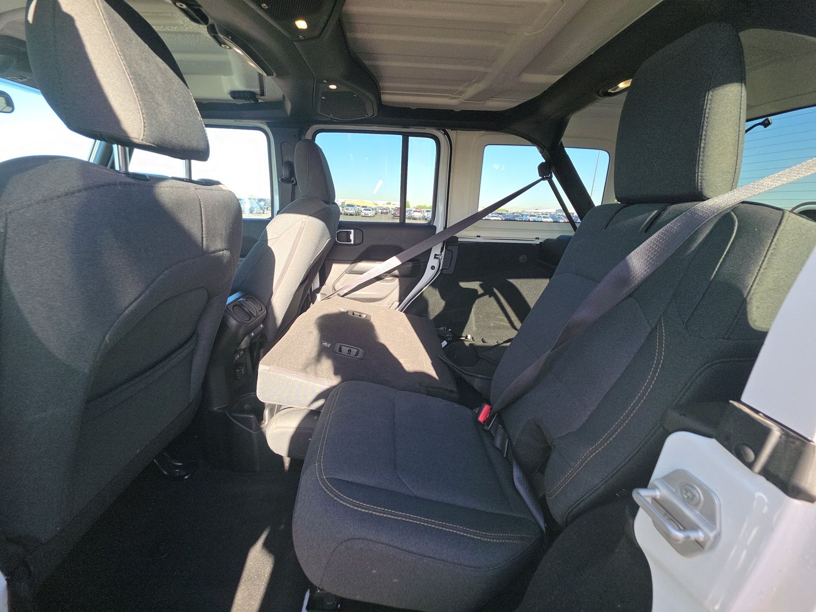 2025 Jeep Wrangler Sahara AWD