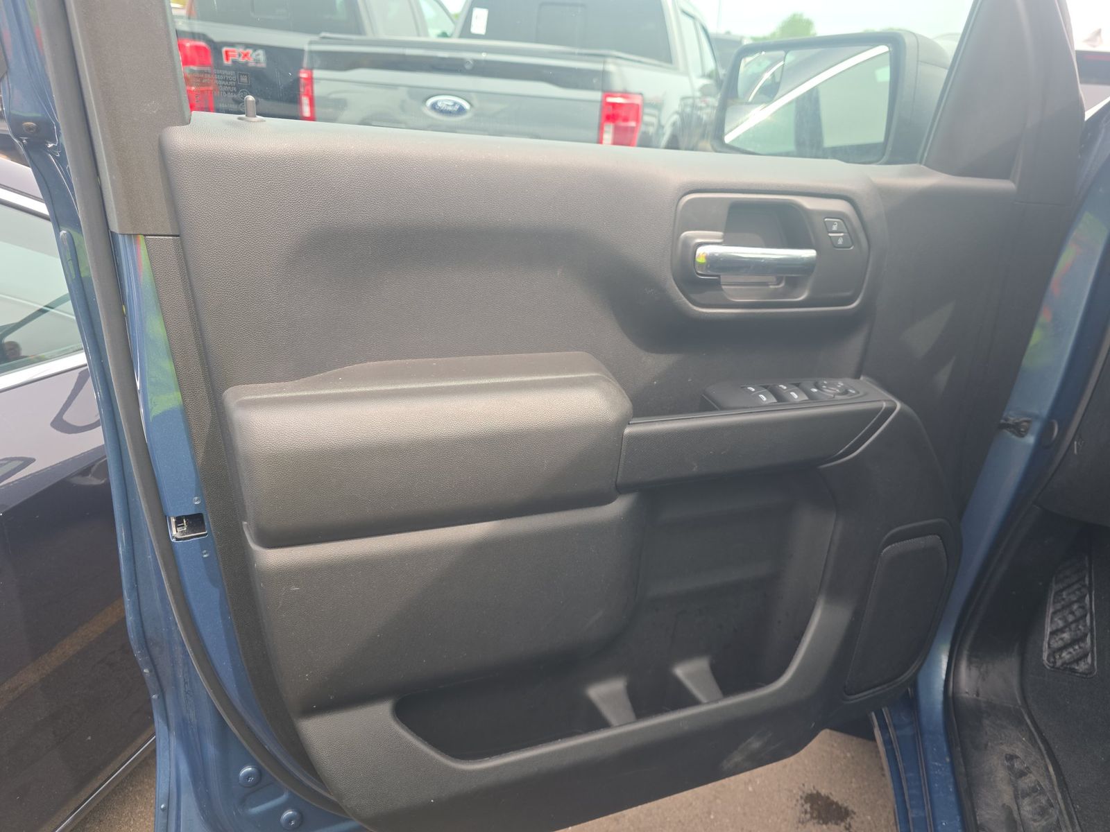 2024 Chevrolet Silverado 1500 Custom AWD
