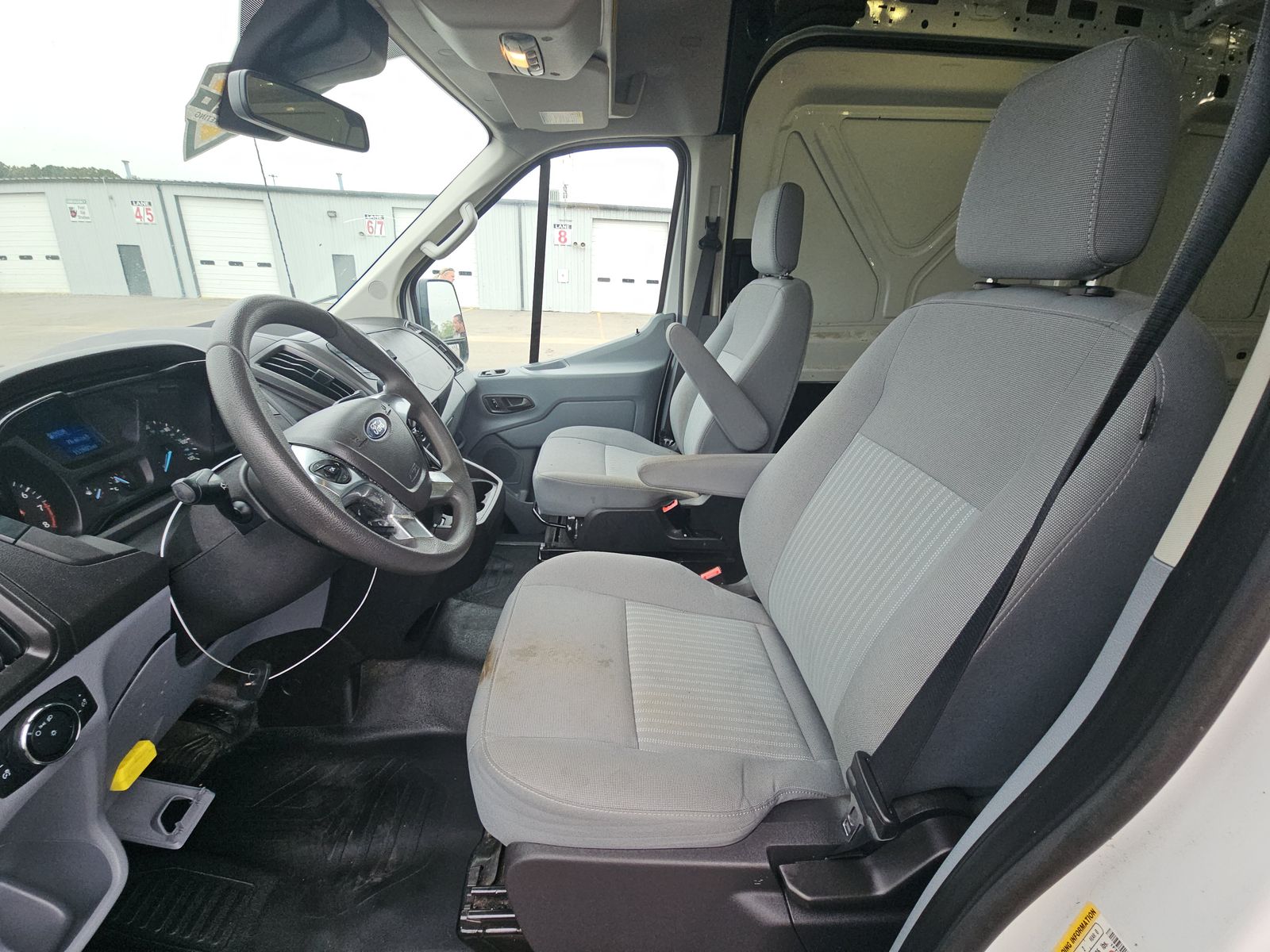 FORD TRANSIT 250 - 8