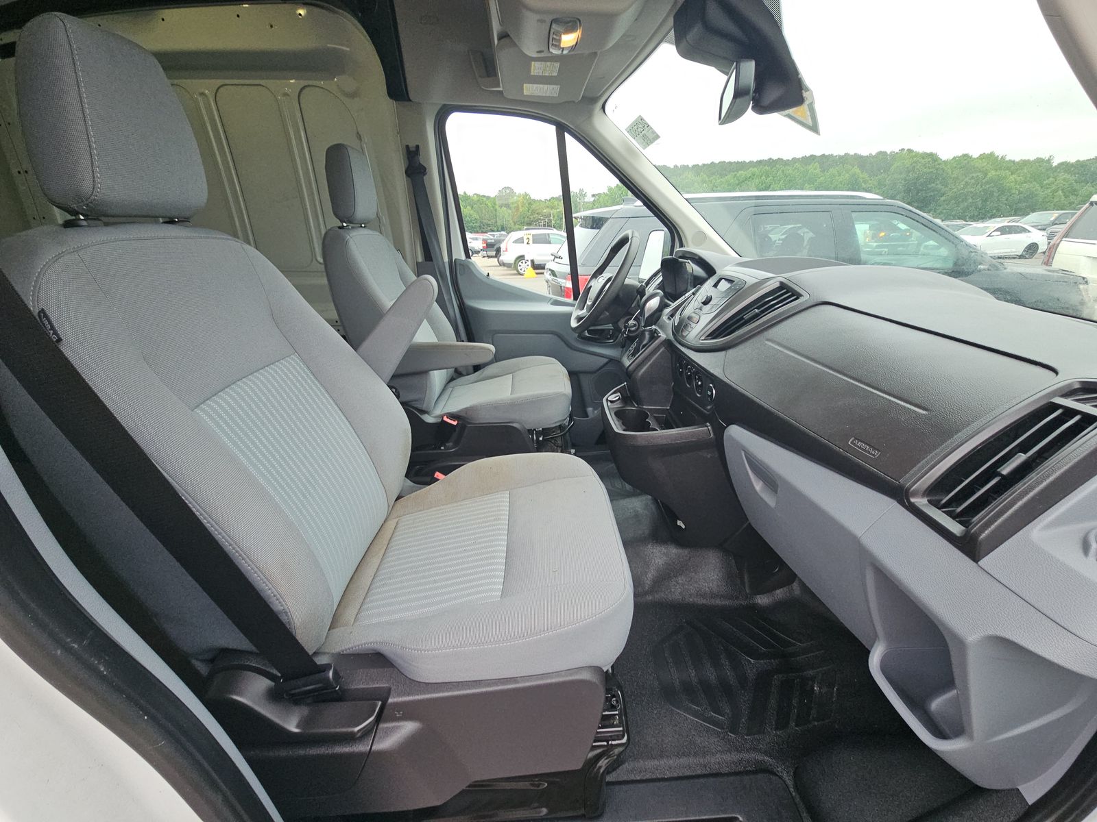 FORD TRANSIT 250 - 9