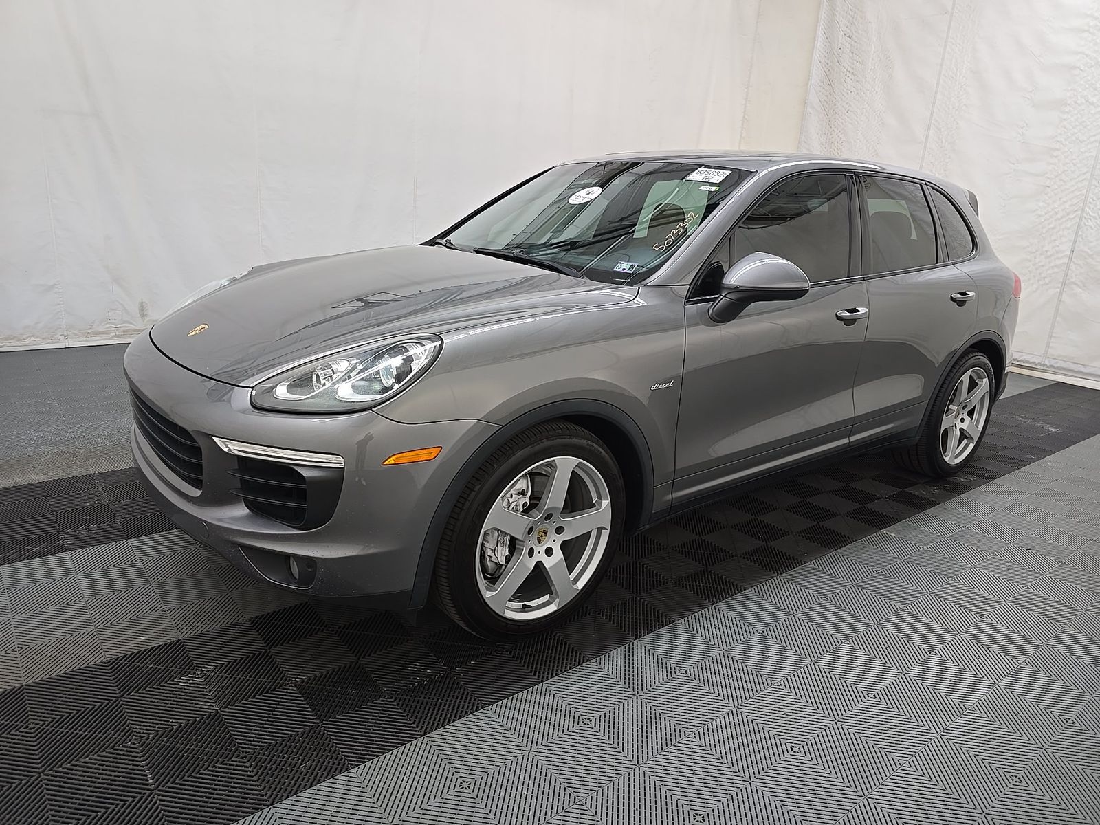 PORSCHE CAYENNE - 1