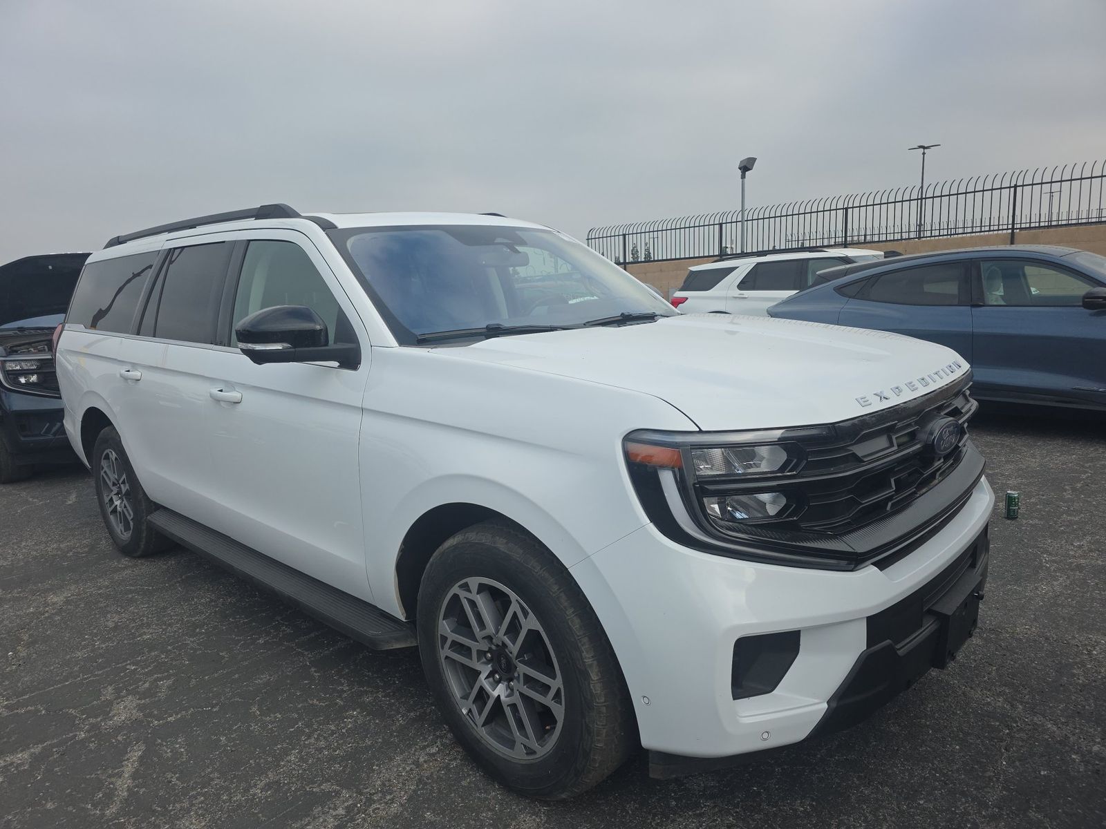 FORD EXPEDITION MAX - 4
