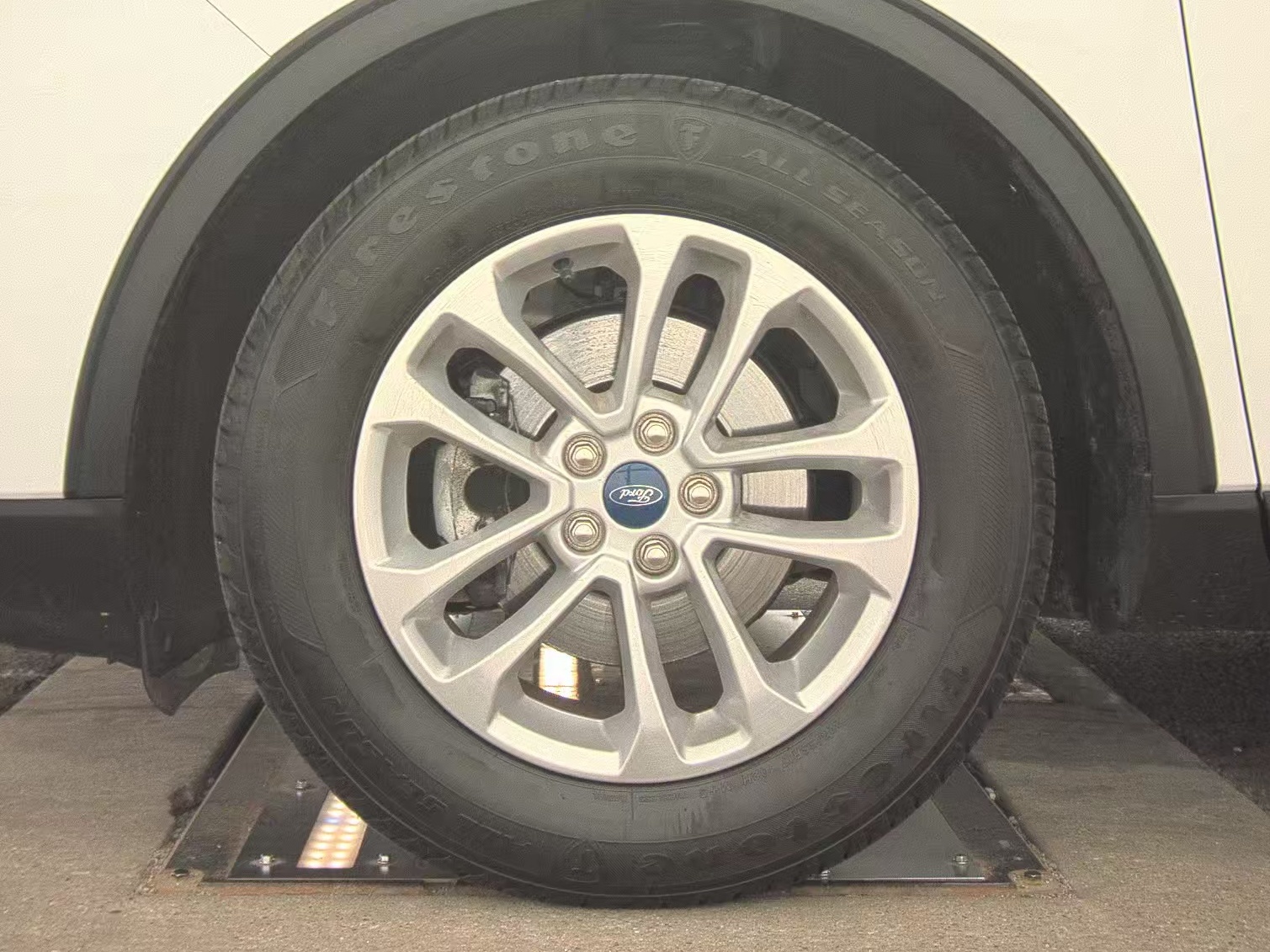 FORD ESCAPE - 10