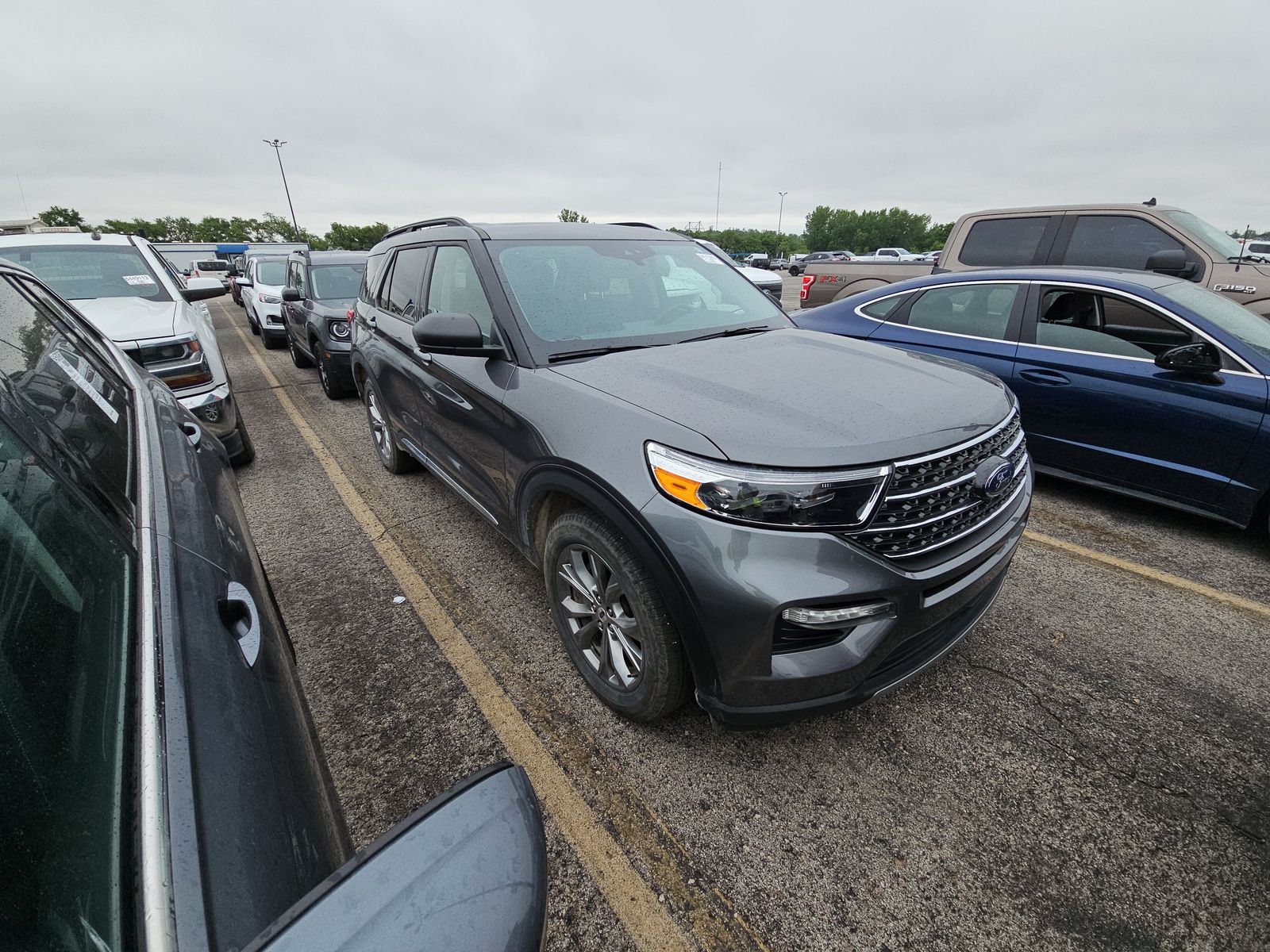 FORD EXPLORER - 4