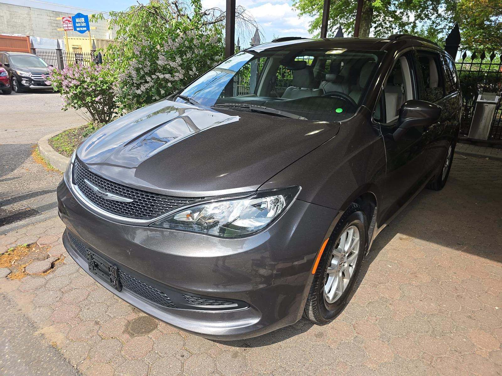 CHRYSLER VOYAGER - 1