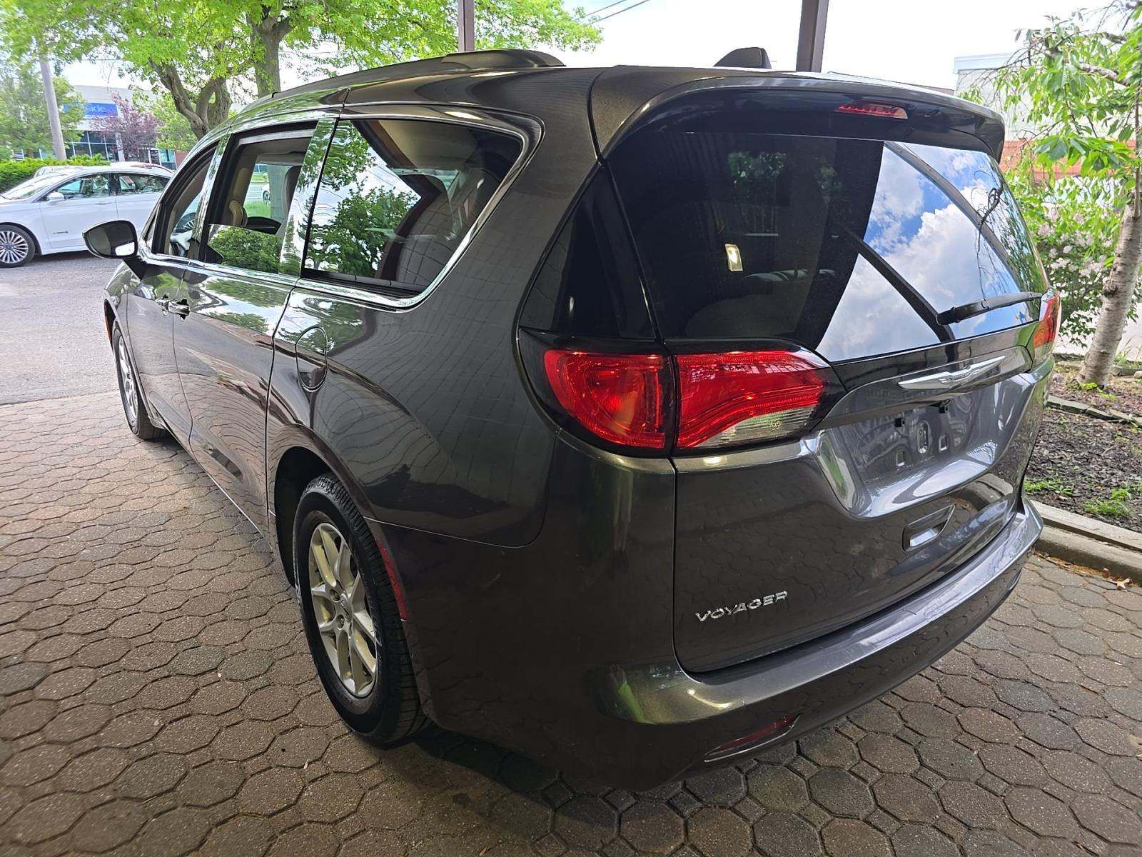 CHRYSLER VOYAGER - 4
