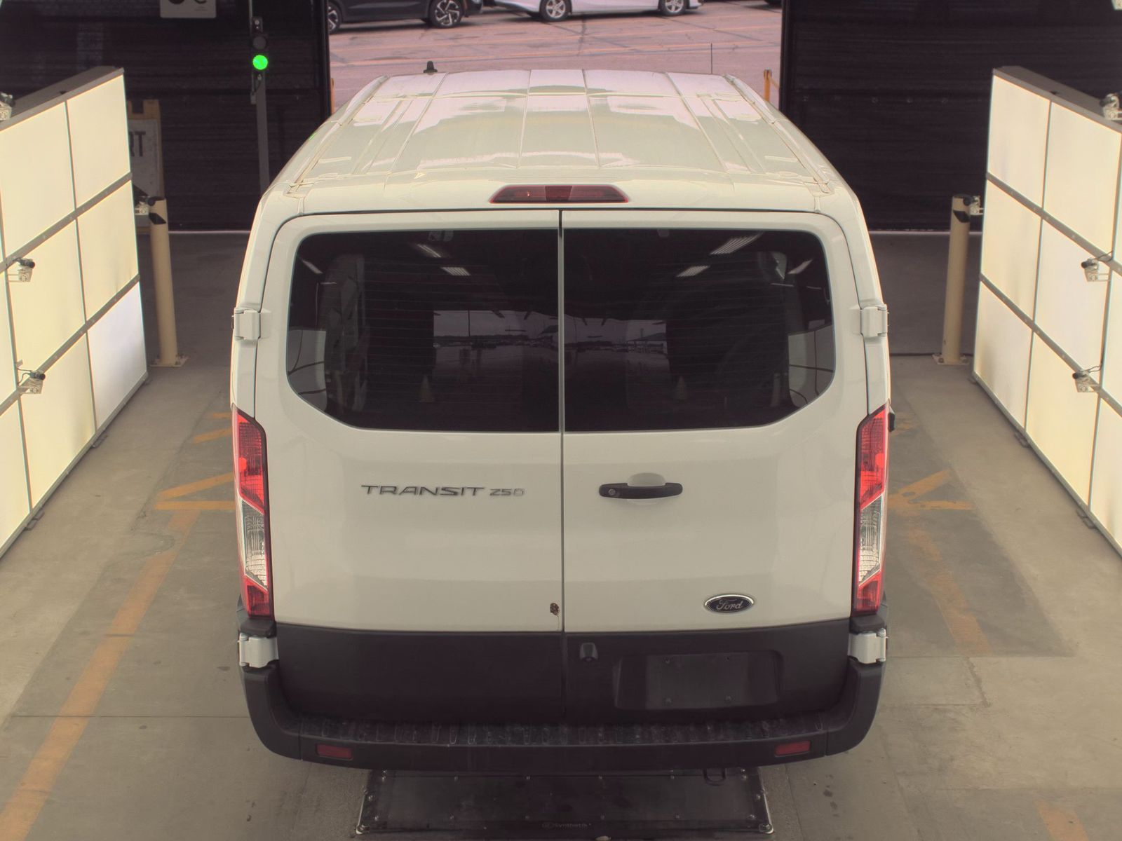 FORD TRANSIT 250 - 6