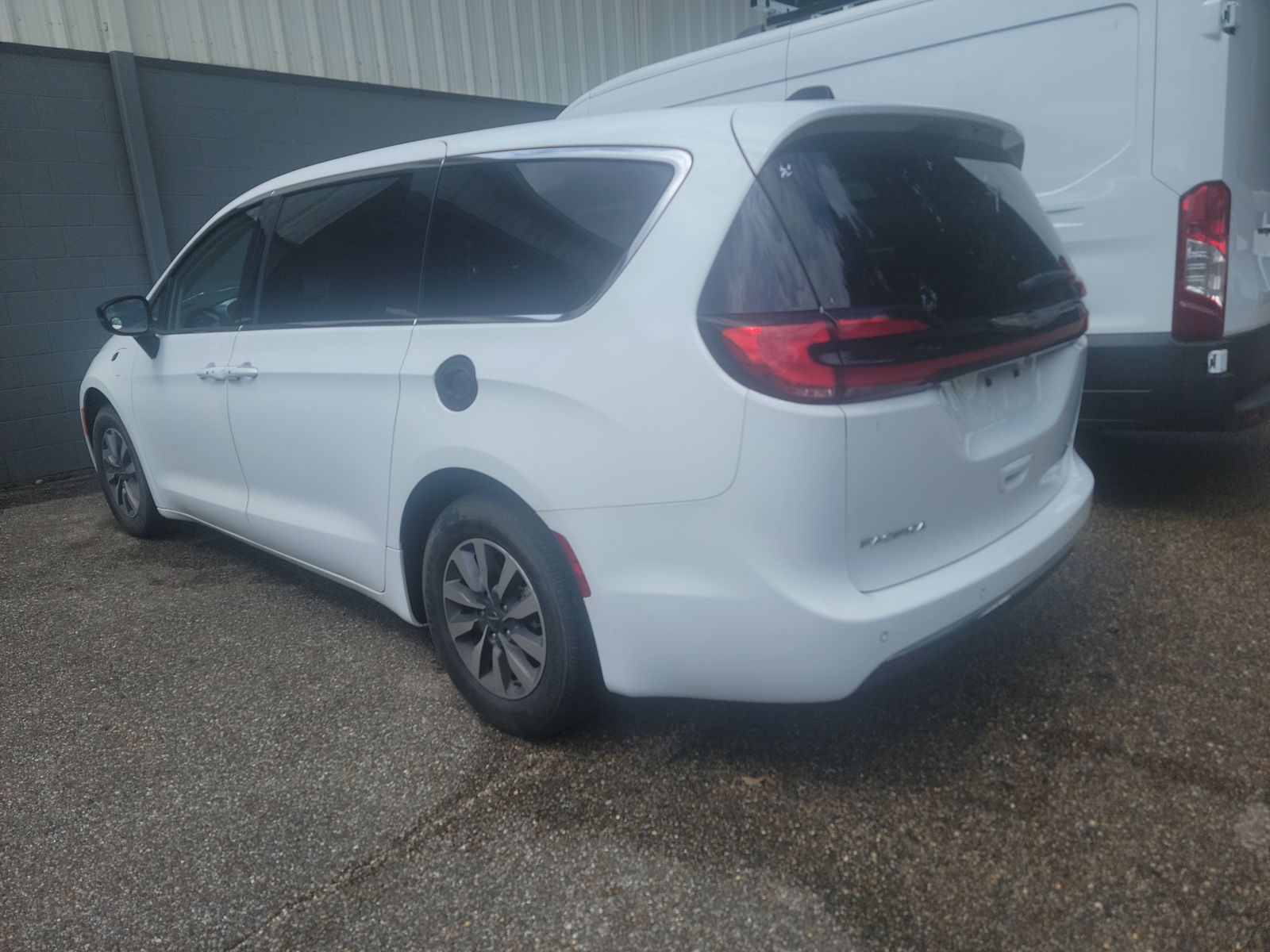 2024 Chrysler Pacifica Hybrid Select FWD