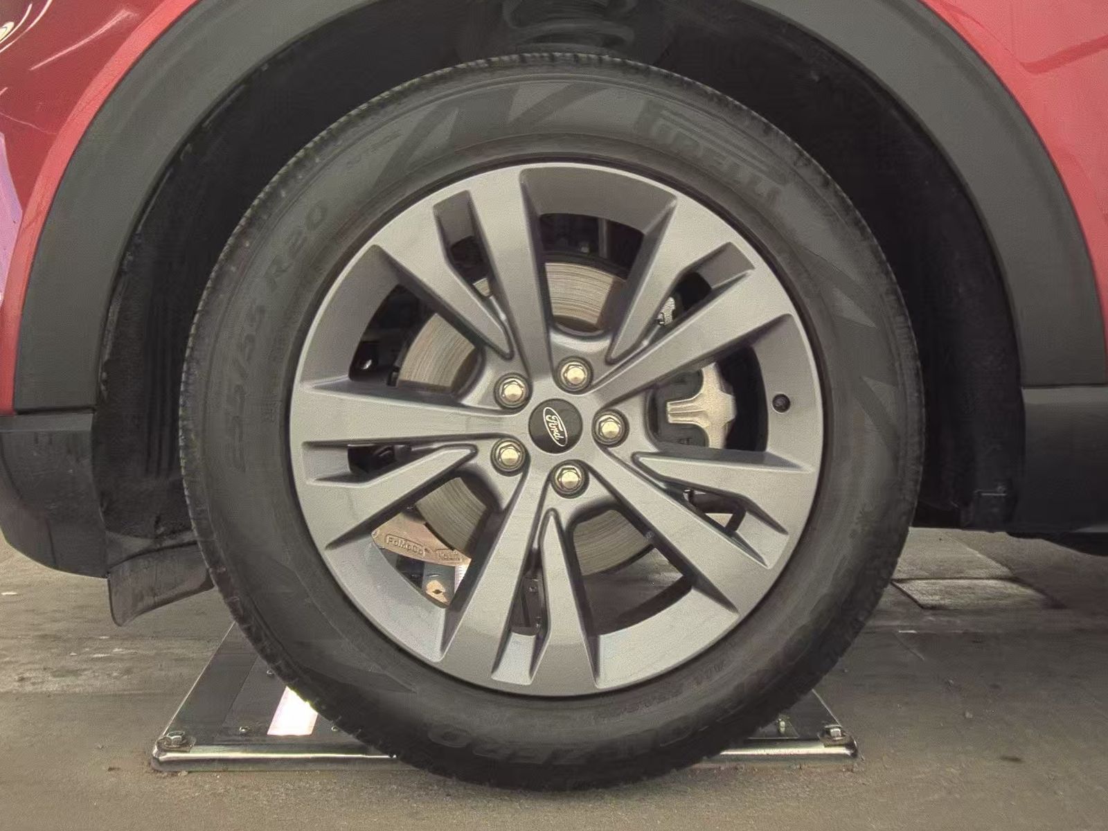 FORD EXPLORER - 10
