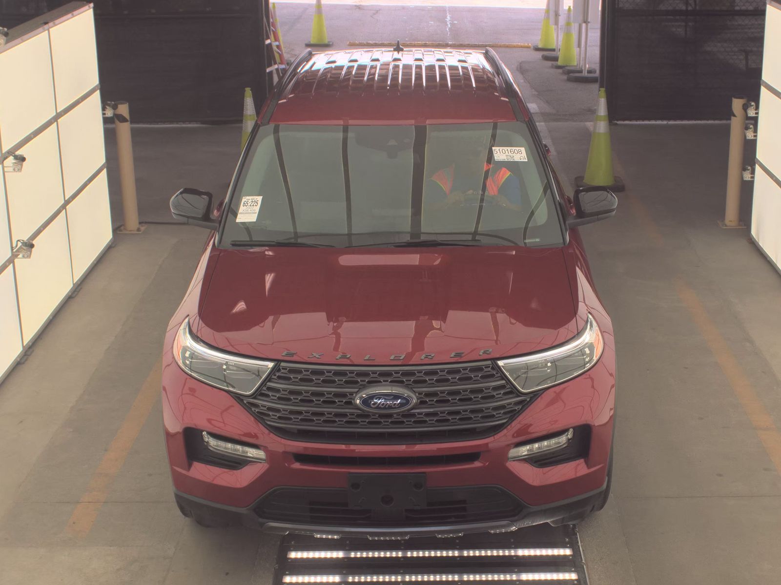 FORD EXPLORER - 3