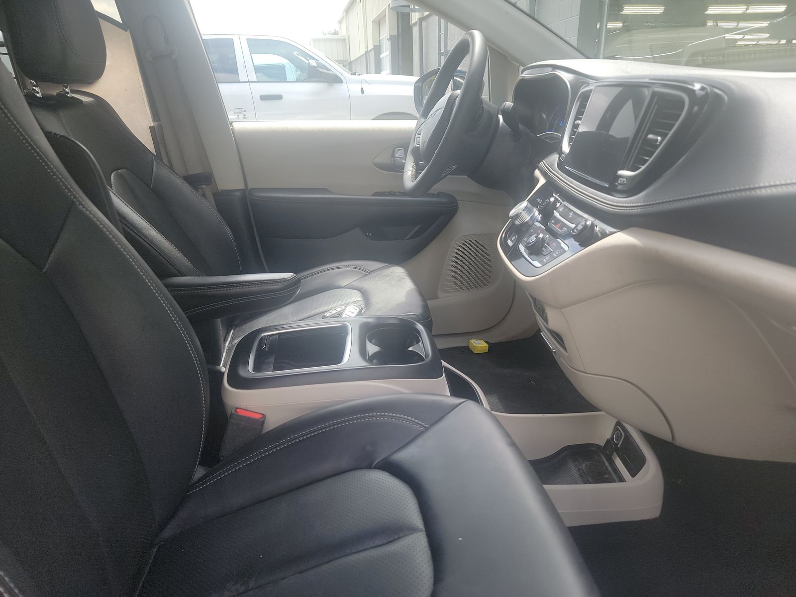 2024 Chrysler Pacifica Hybrid Select FWD
